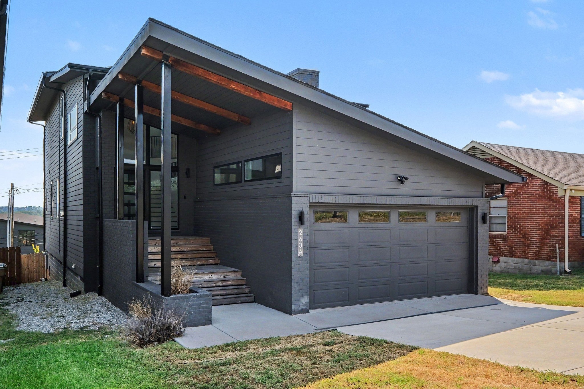 263 Riverside Dr N - Photo 2
