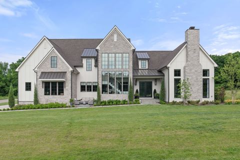 Photo of 1936 Silver Fox Rd, Thompsons Station, TN 37179 (MLS # 3128830)