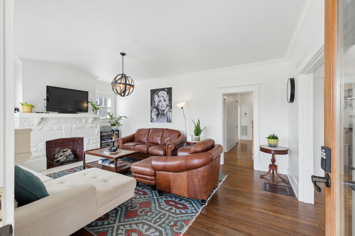 1003 Mansfield Ave