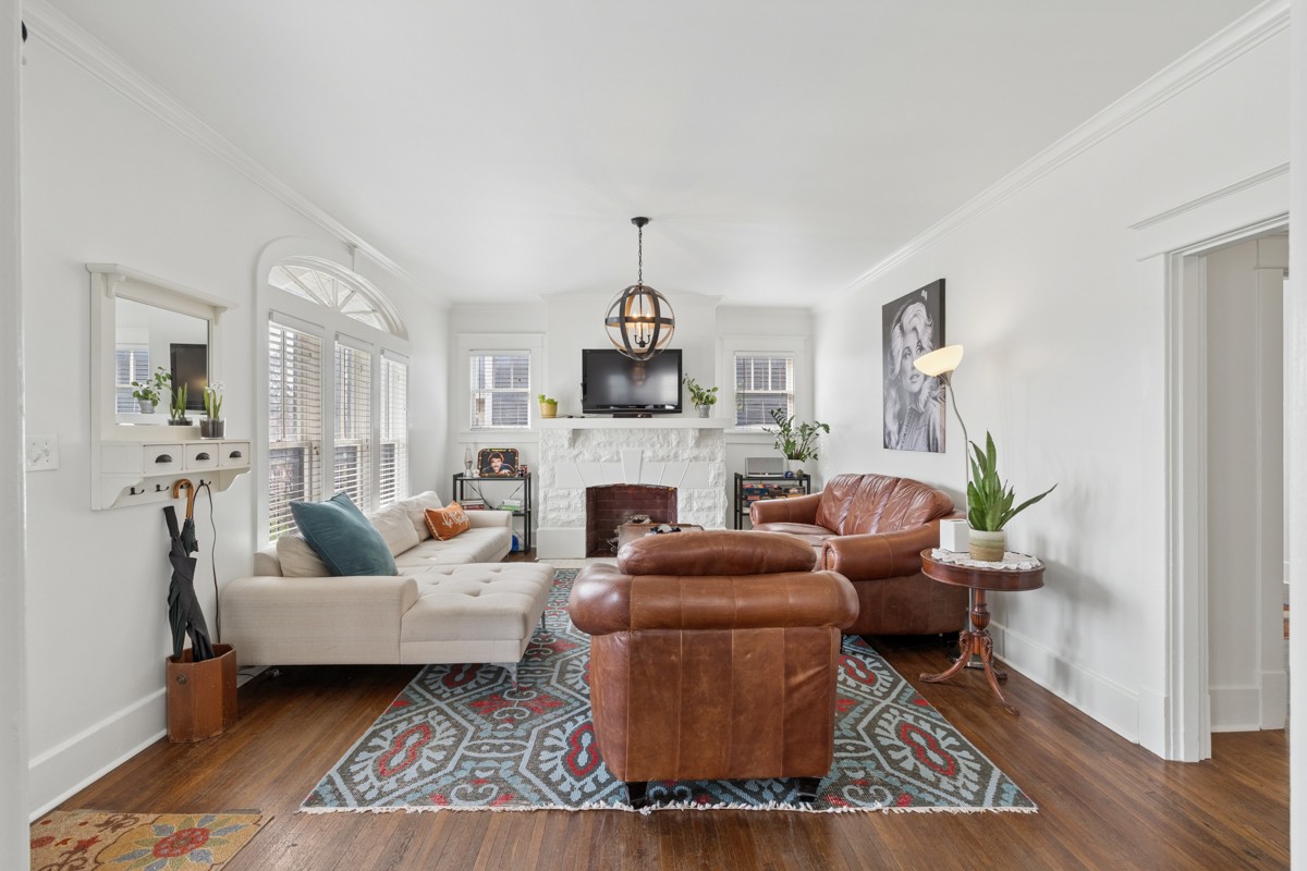 1003 Mansfield Ave