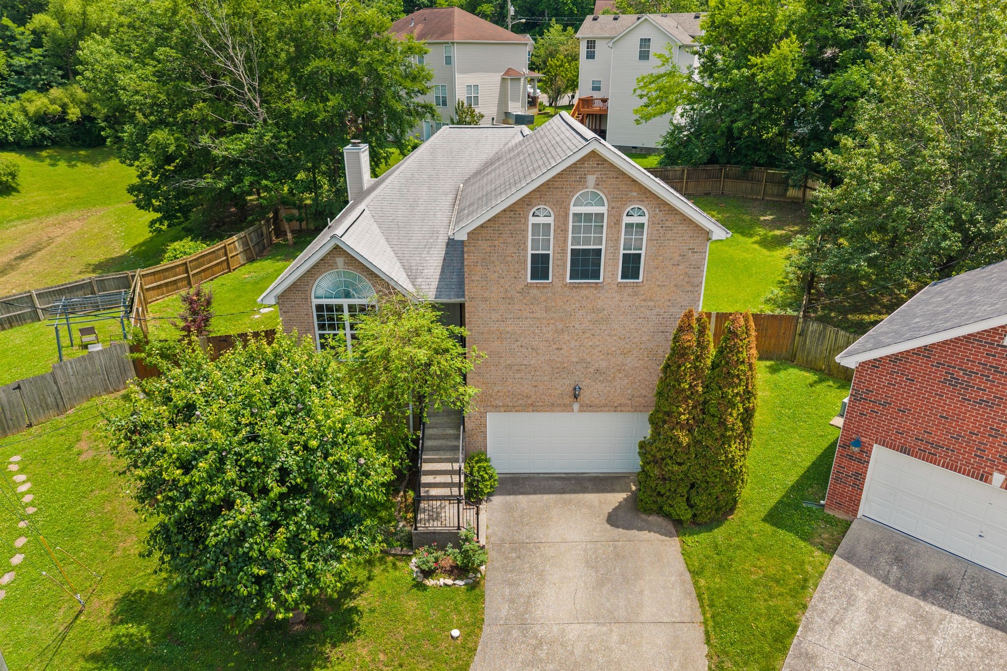 2300 Broadview Dr