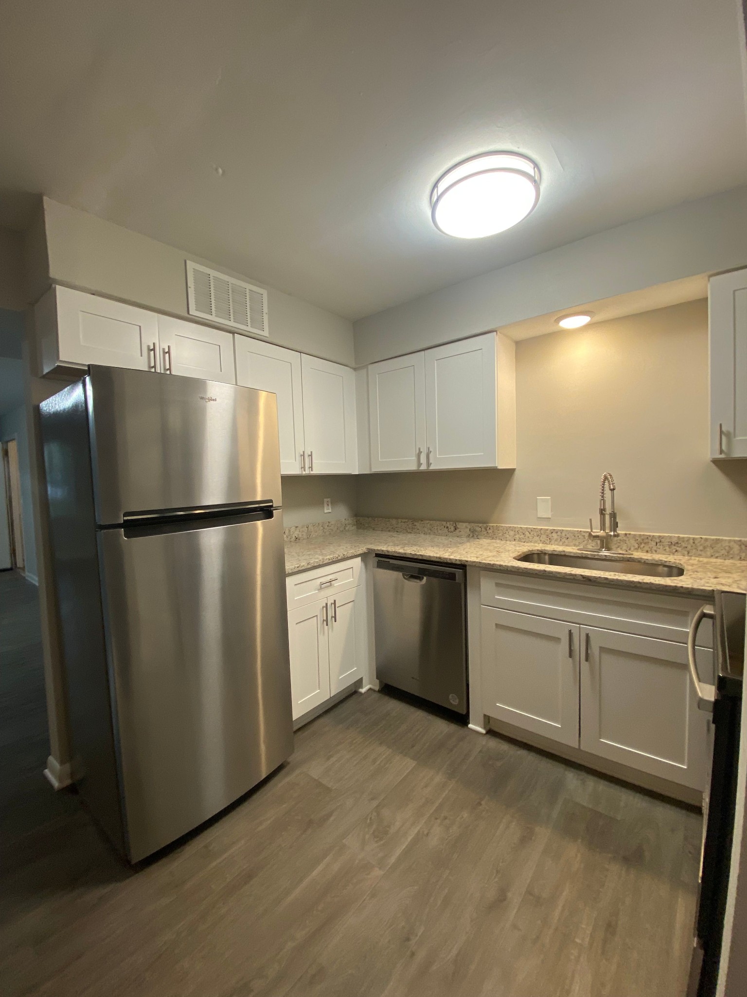 126 Walton Ferry Rd F2