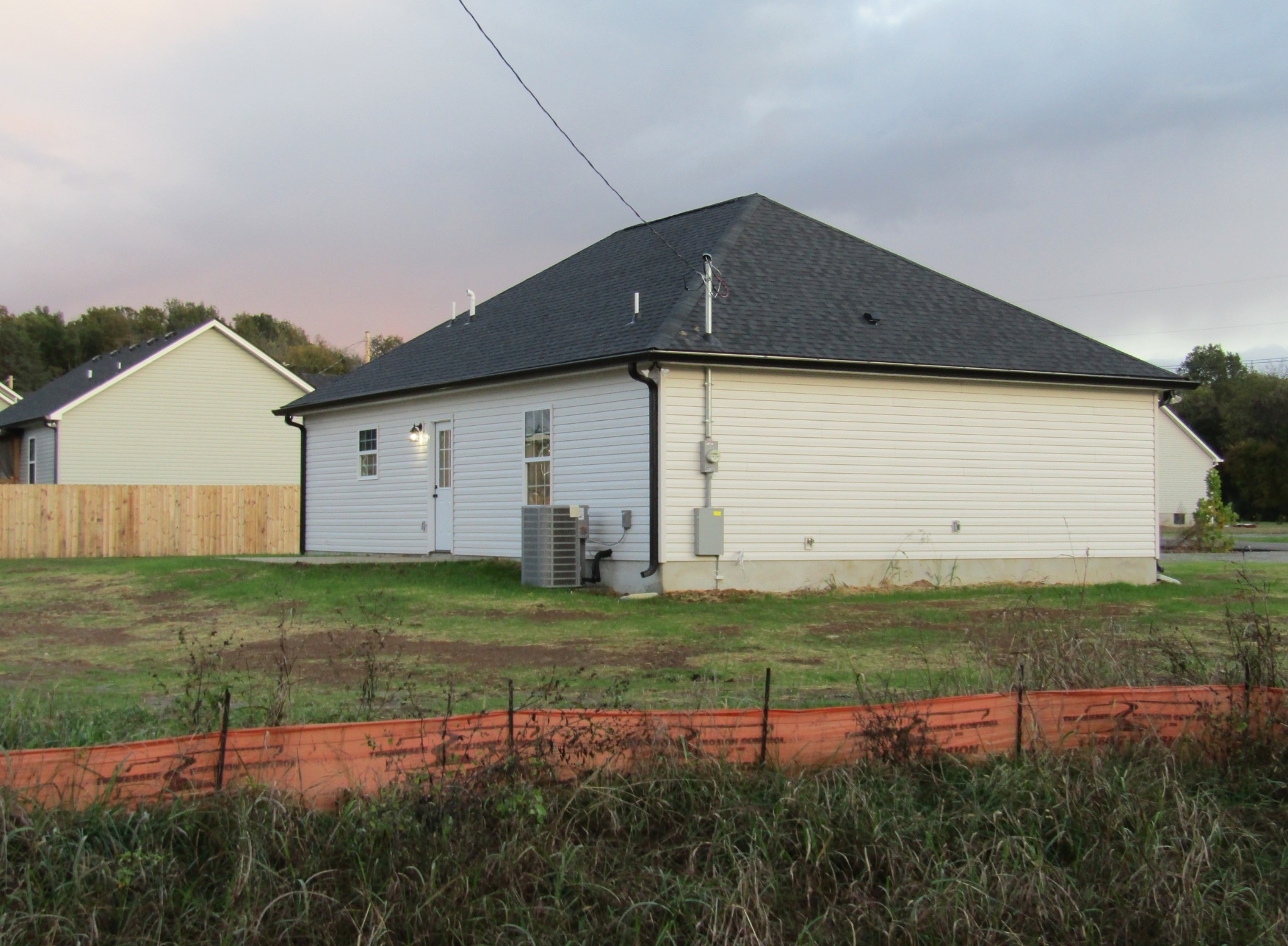 1600 Larry Dospil Dr