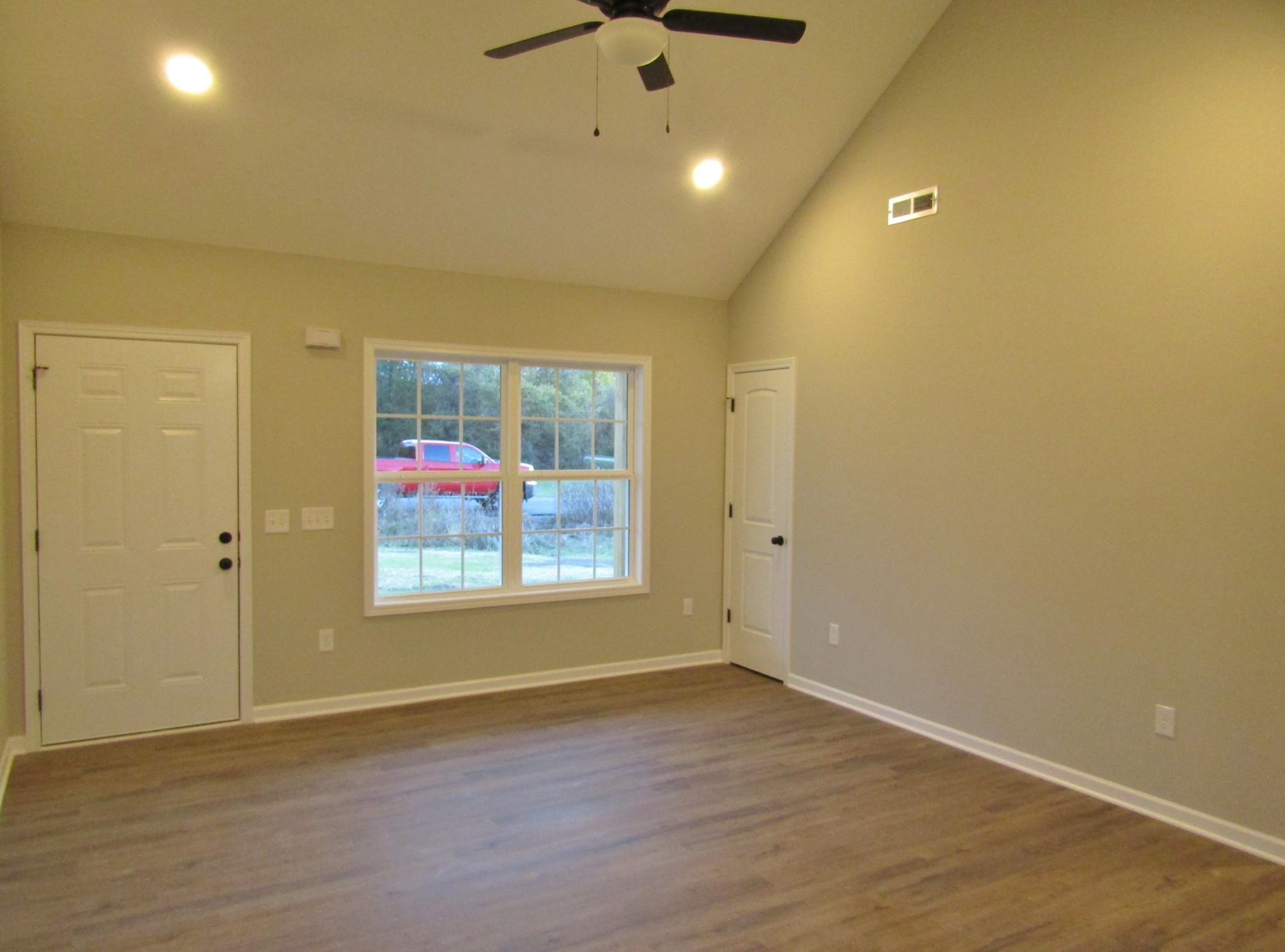 1600 Larry Dospil Dr