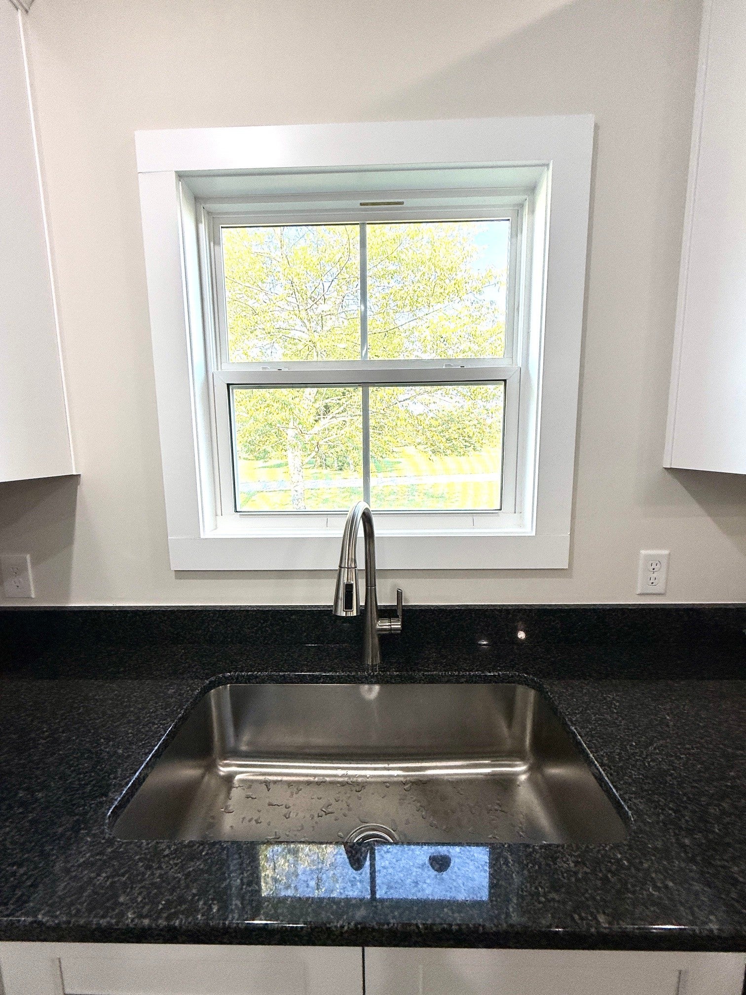 114 Honeysuckle Ln