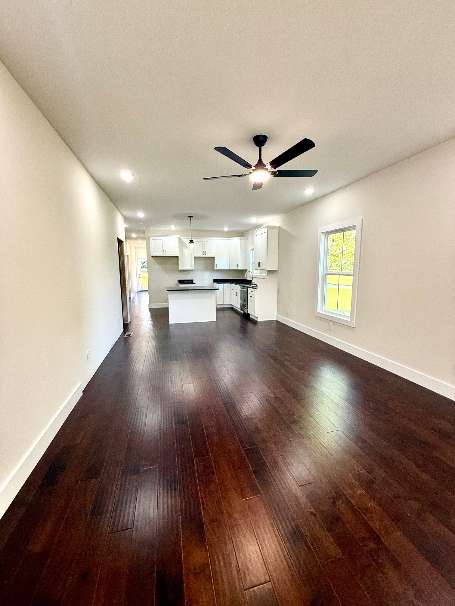 114 Honeysuckle Ln