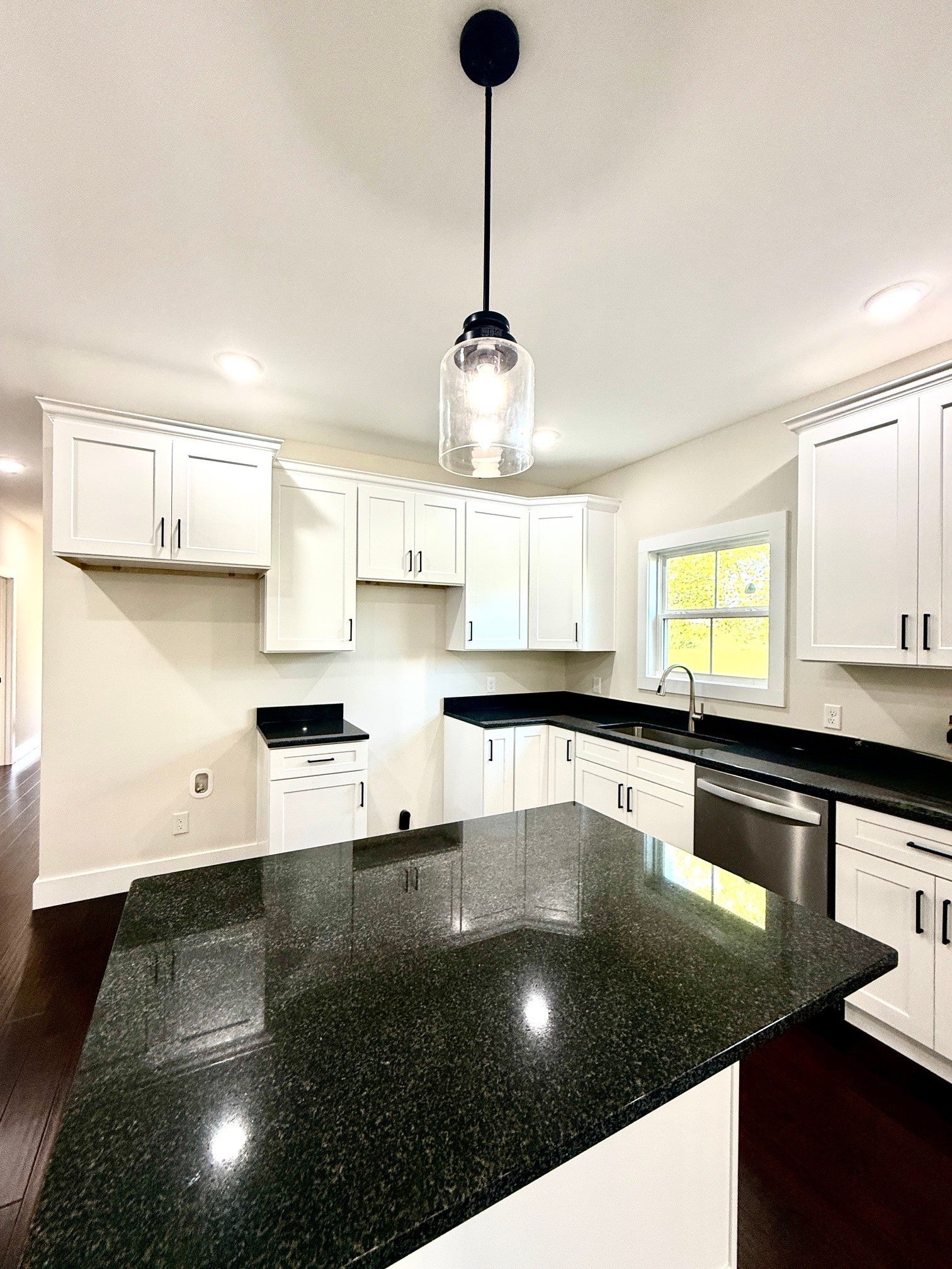 114 Honeysuckle Ln