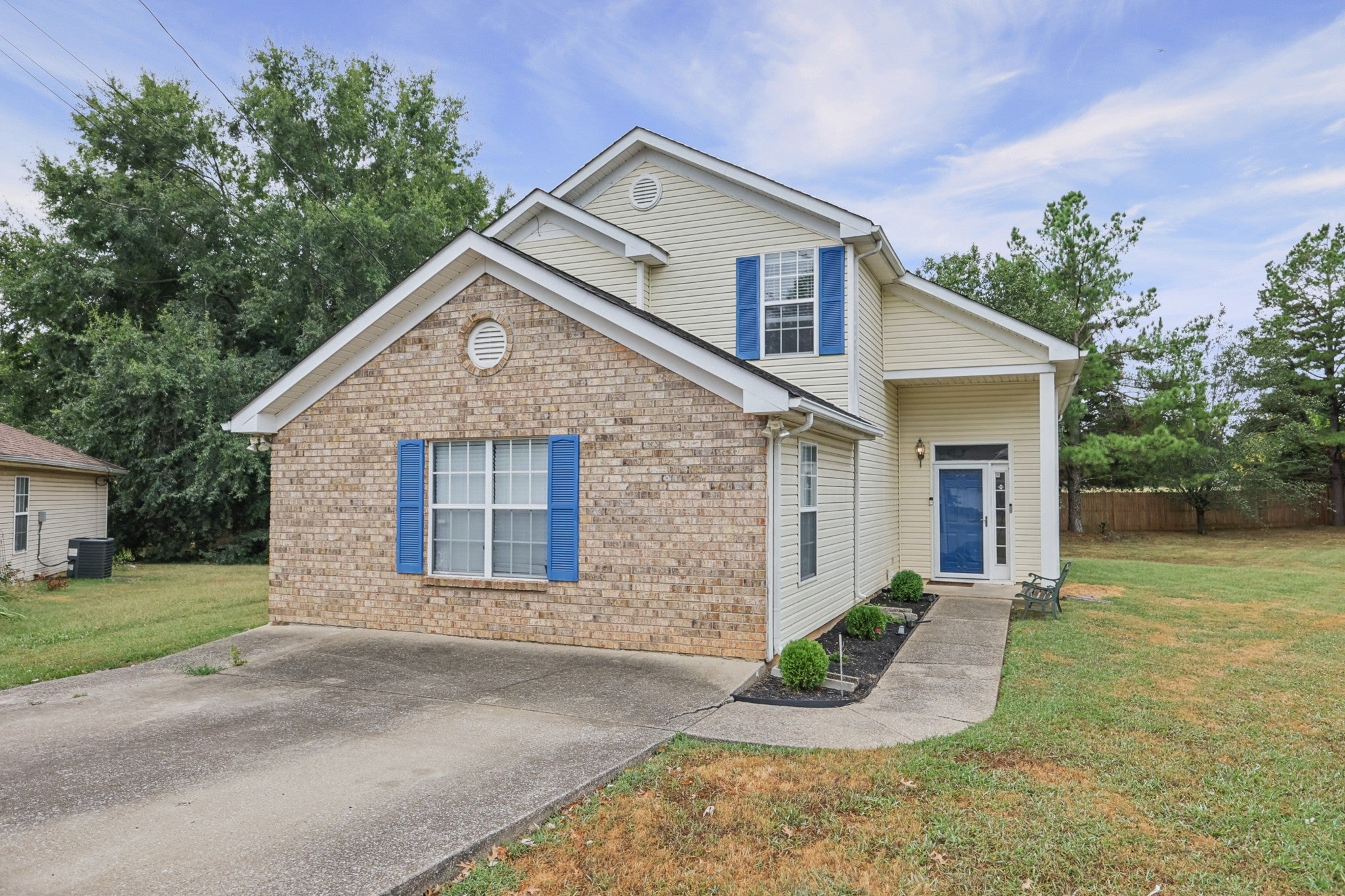 508 S Stonegate Ct