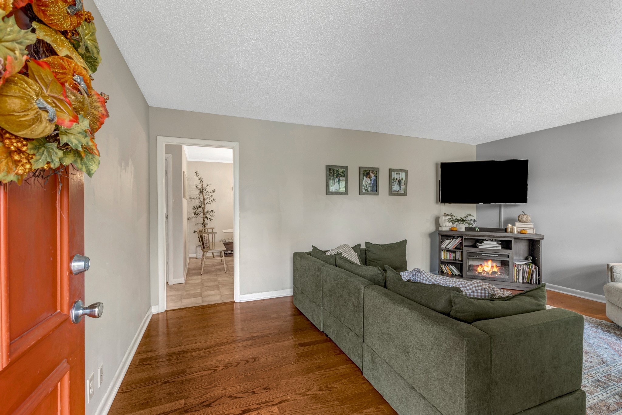 3272 Niagara Ct