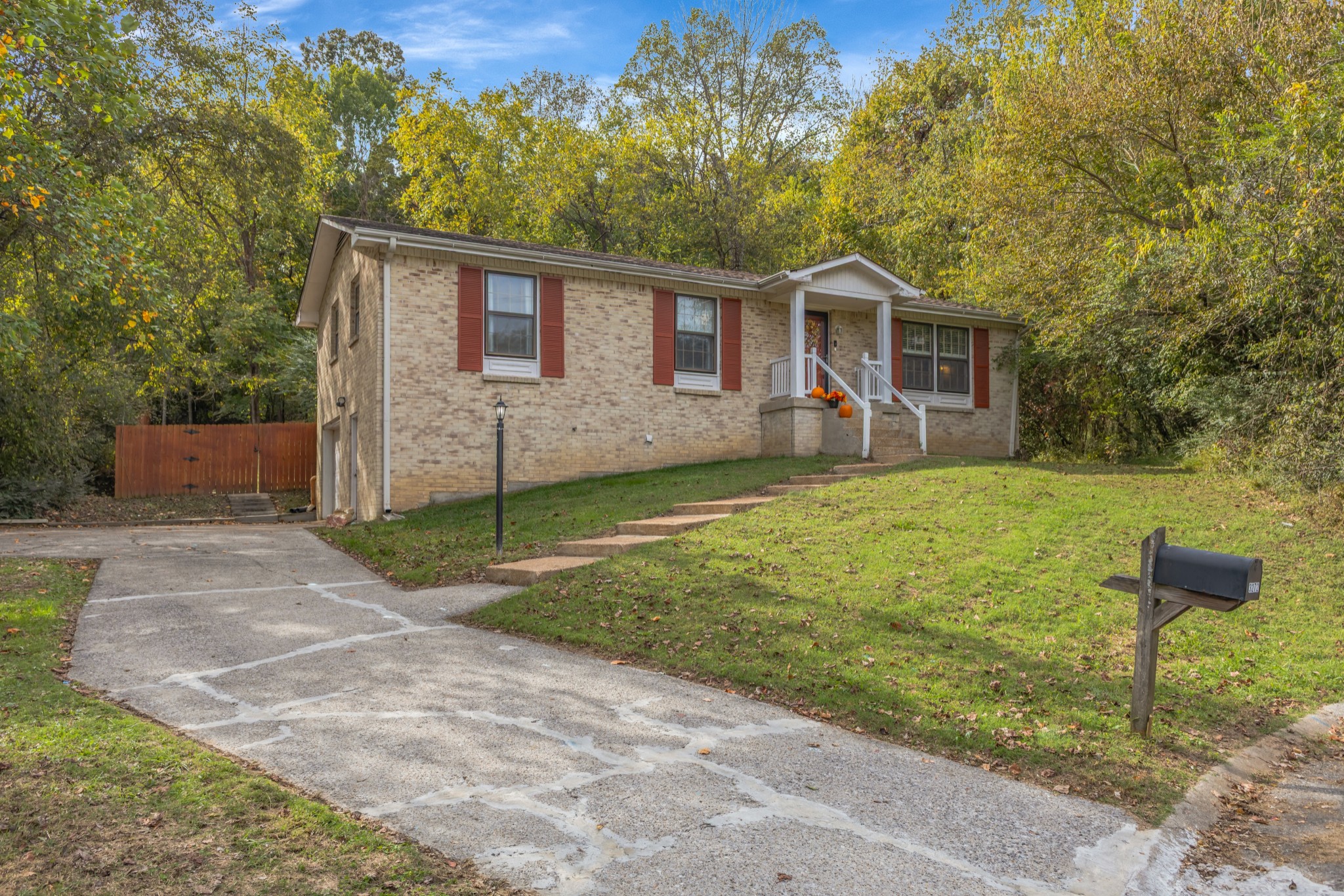 3272 Niagara Ct