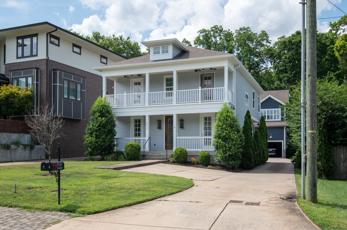 802A Montrose Ave