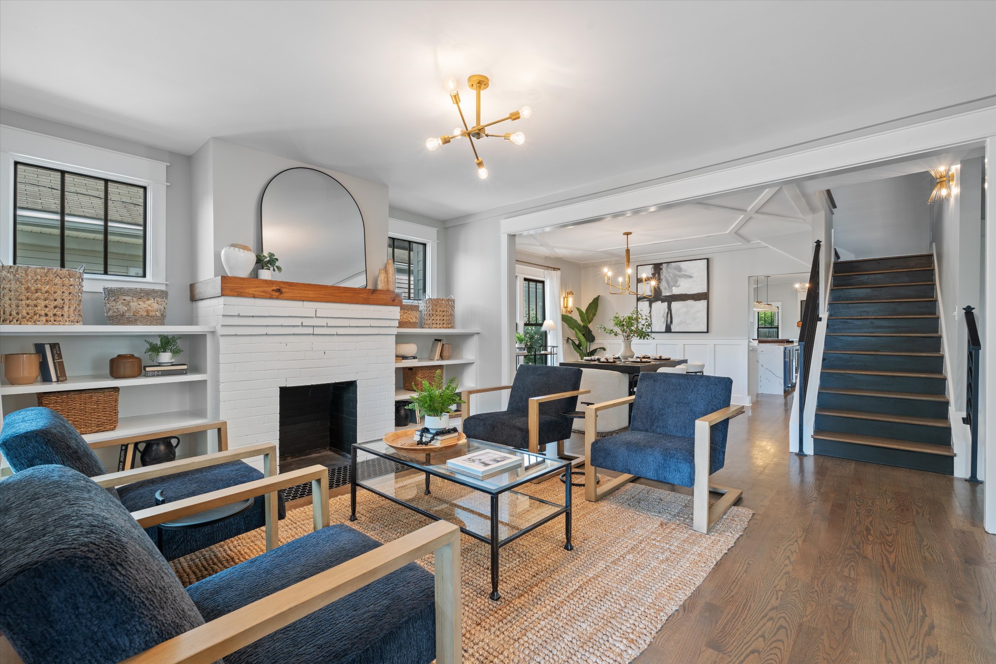 922 Lawrence Ave