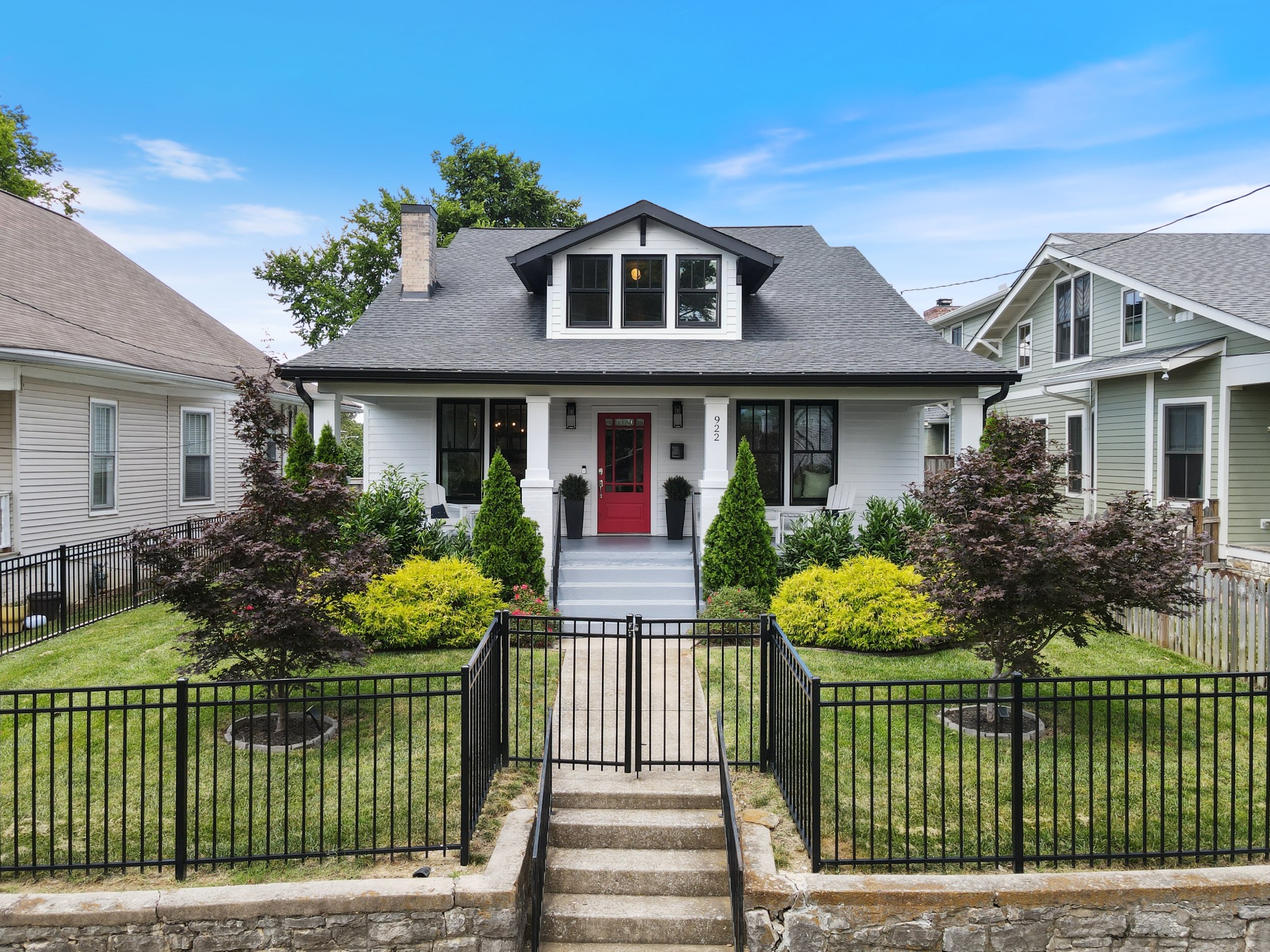 922 Lawrence Ave