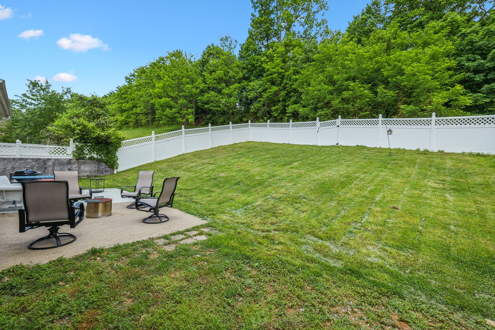 Nashville, Tennessee 37211, United States, 3 Bedrooms Bedrooms, ,2 BathroomsBathrooms,Residential,Pending,129032