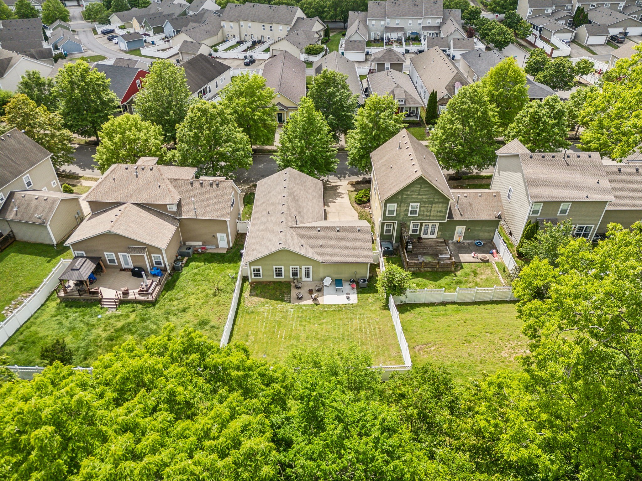 Nashville, Tennessee 37211, United States, 3 Bedrooms Bedrooms, ,2 BathroomsBathrooms,Residential,Pending,129032