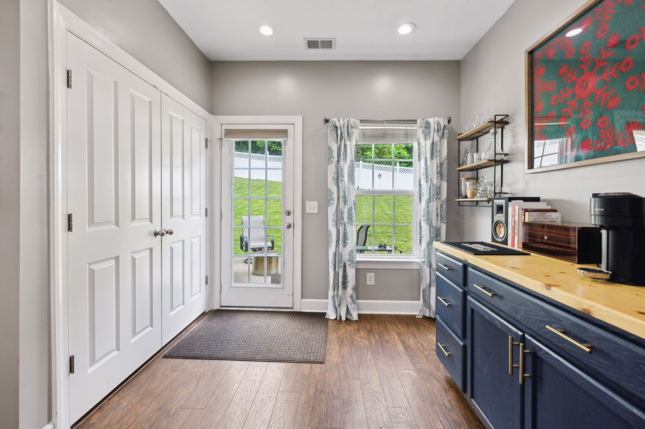 Nashville, Tennessee 37211, United States, 3 Bedrooms Bedrooms, ,2 BathroomsBathrooms,Residential,Pending,129032