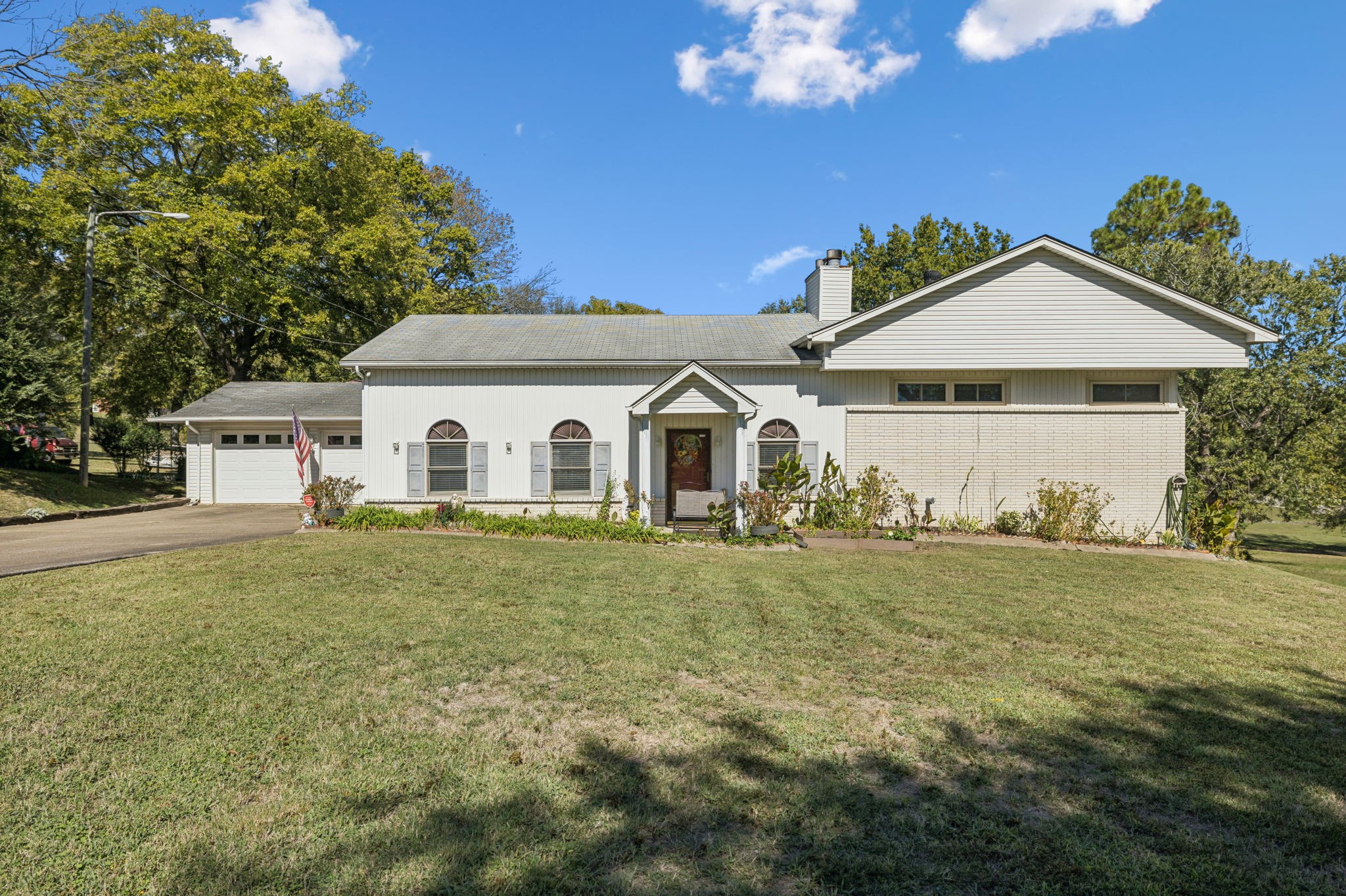1010 Chadwell Dr