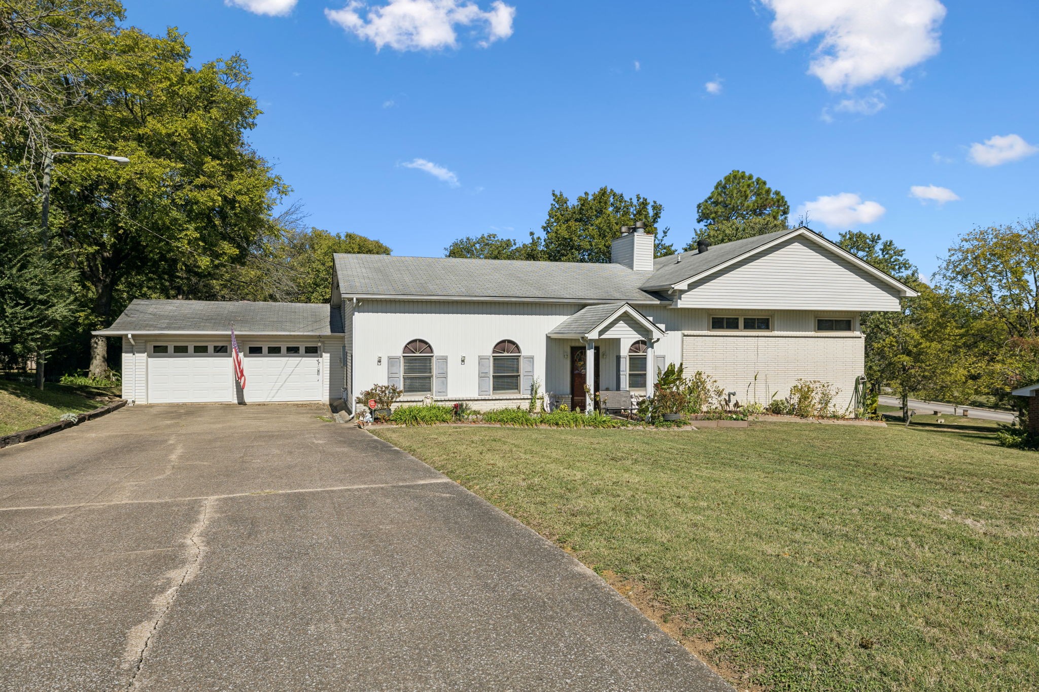 1010 Chadwell Dr