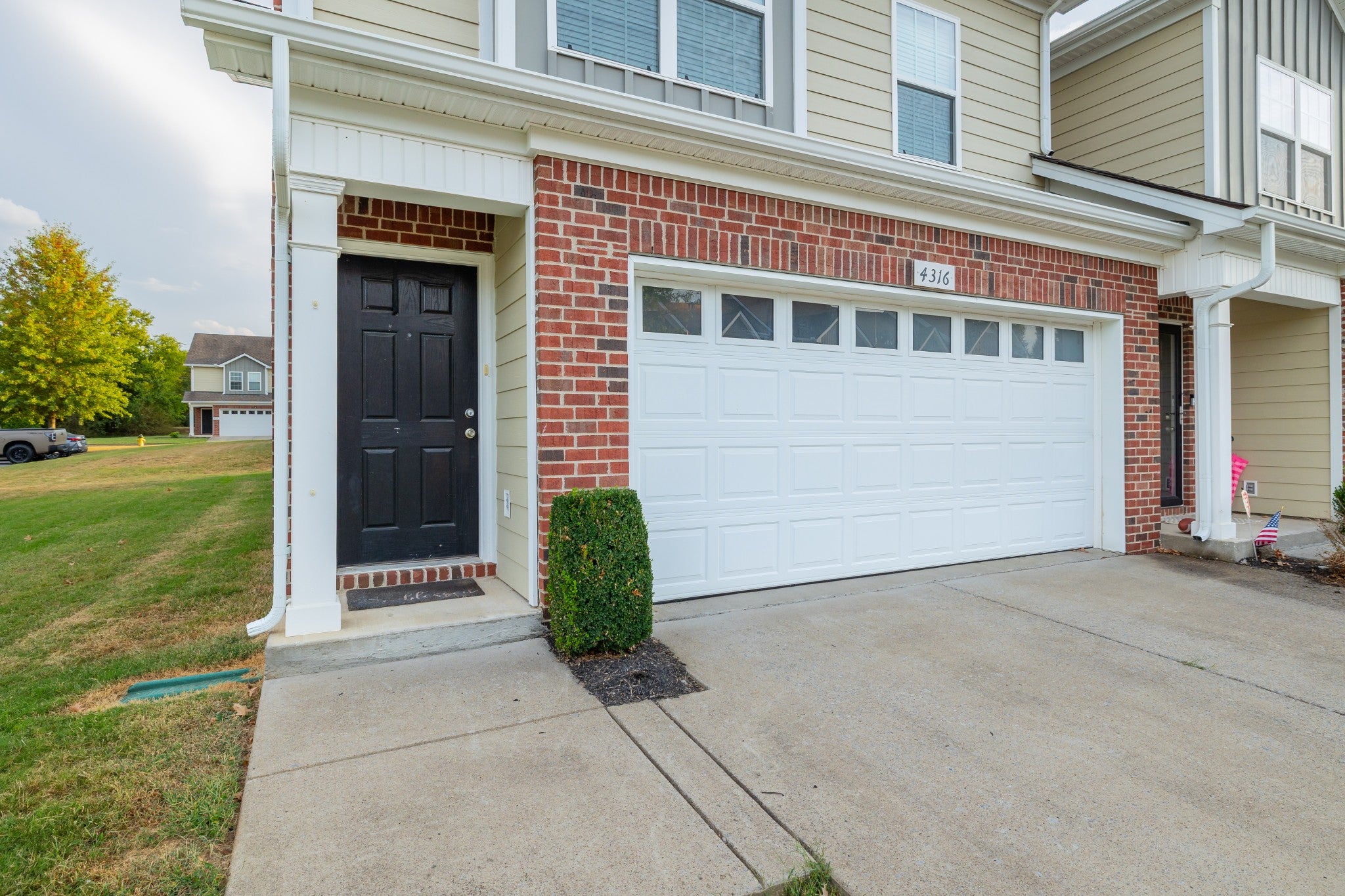 4316 Aurora Cir