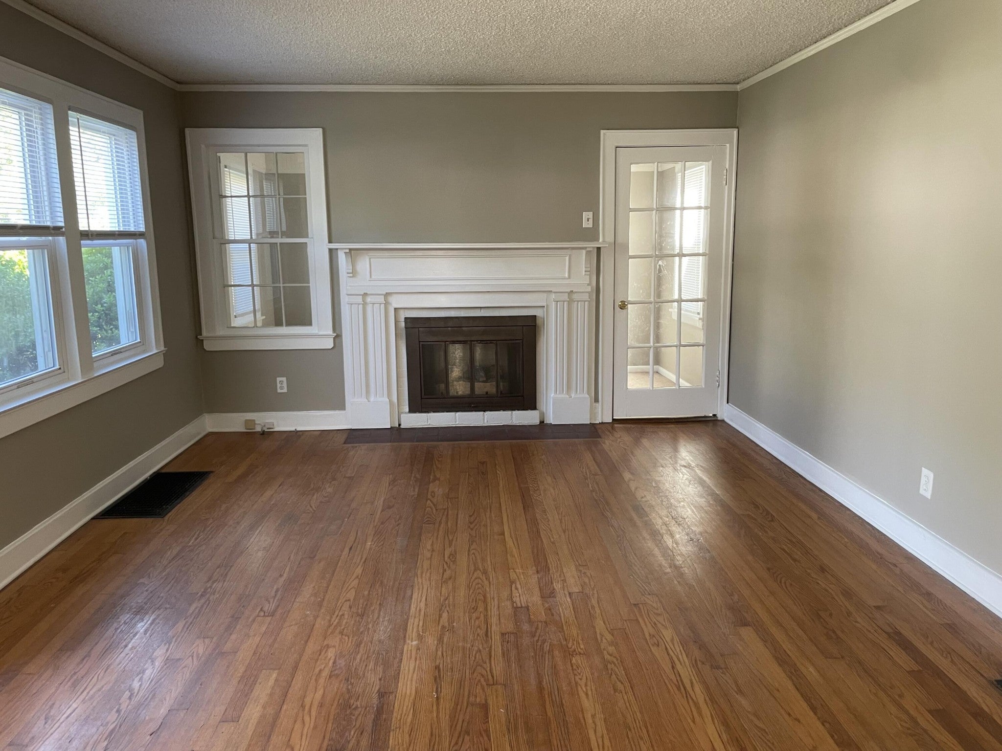 202 N Howell Avenue