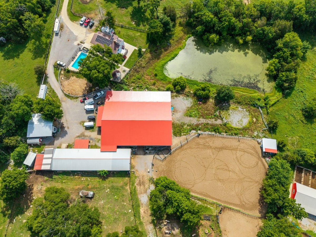 3-bed listing at 905 Hickory Hills Dr, Franklin