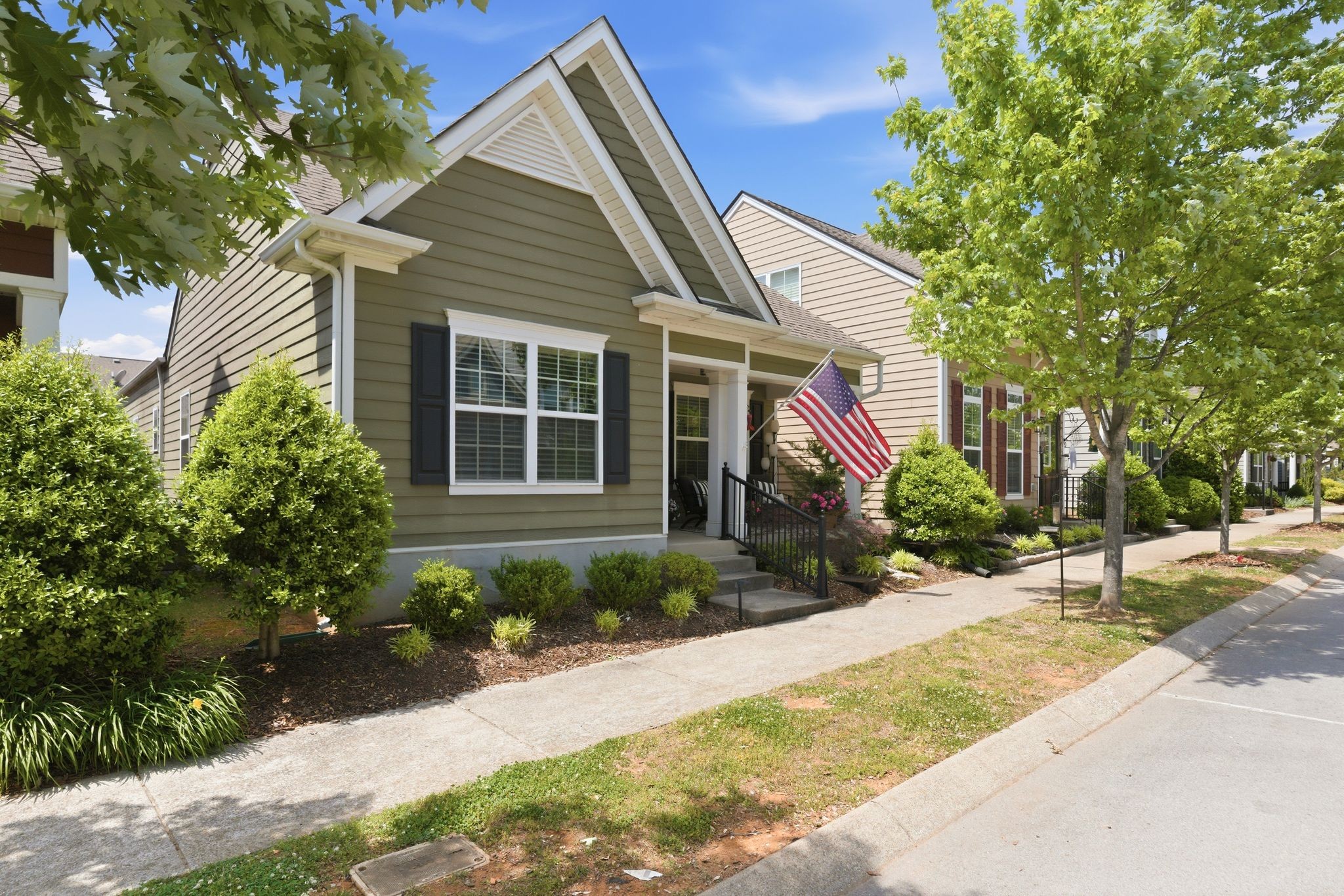 3005 Bienville Dr