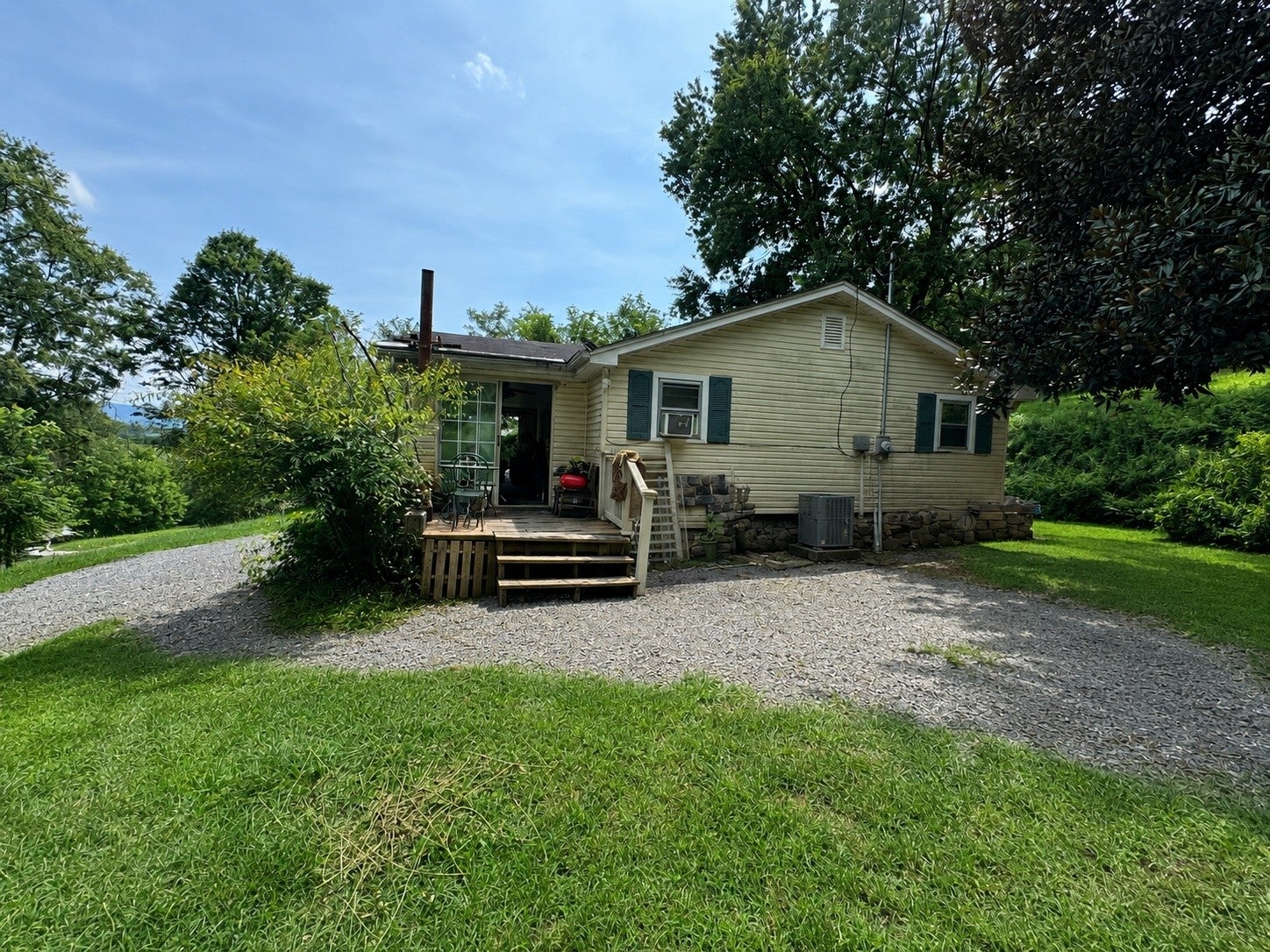 196 Lynch Rd