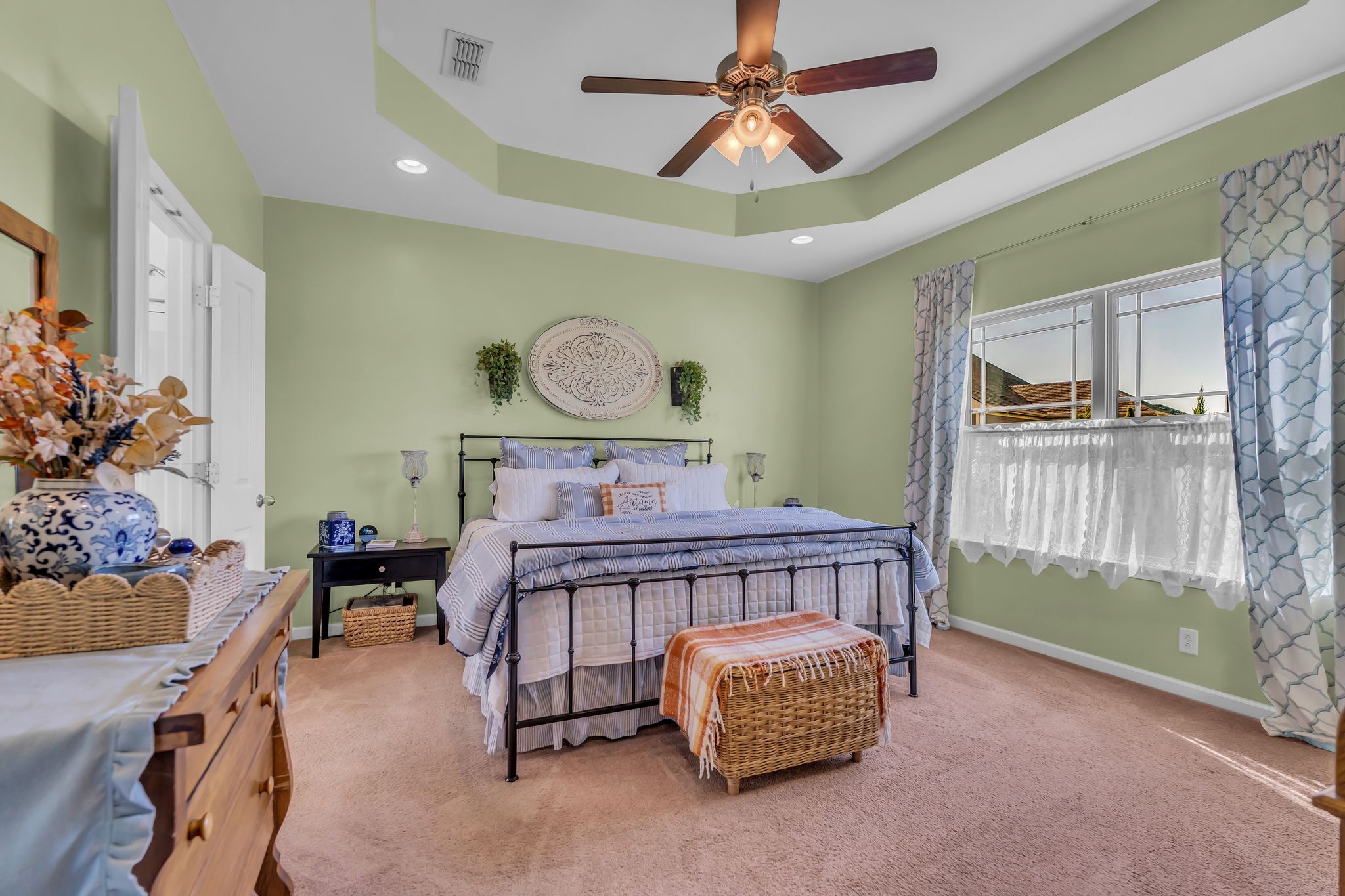 Murfreesboro, Tennessee 37128, United States, 4 Bedrooms Bedrooms, ,4 BathroomsBathrooms,Residential,Coming Soon,231994