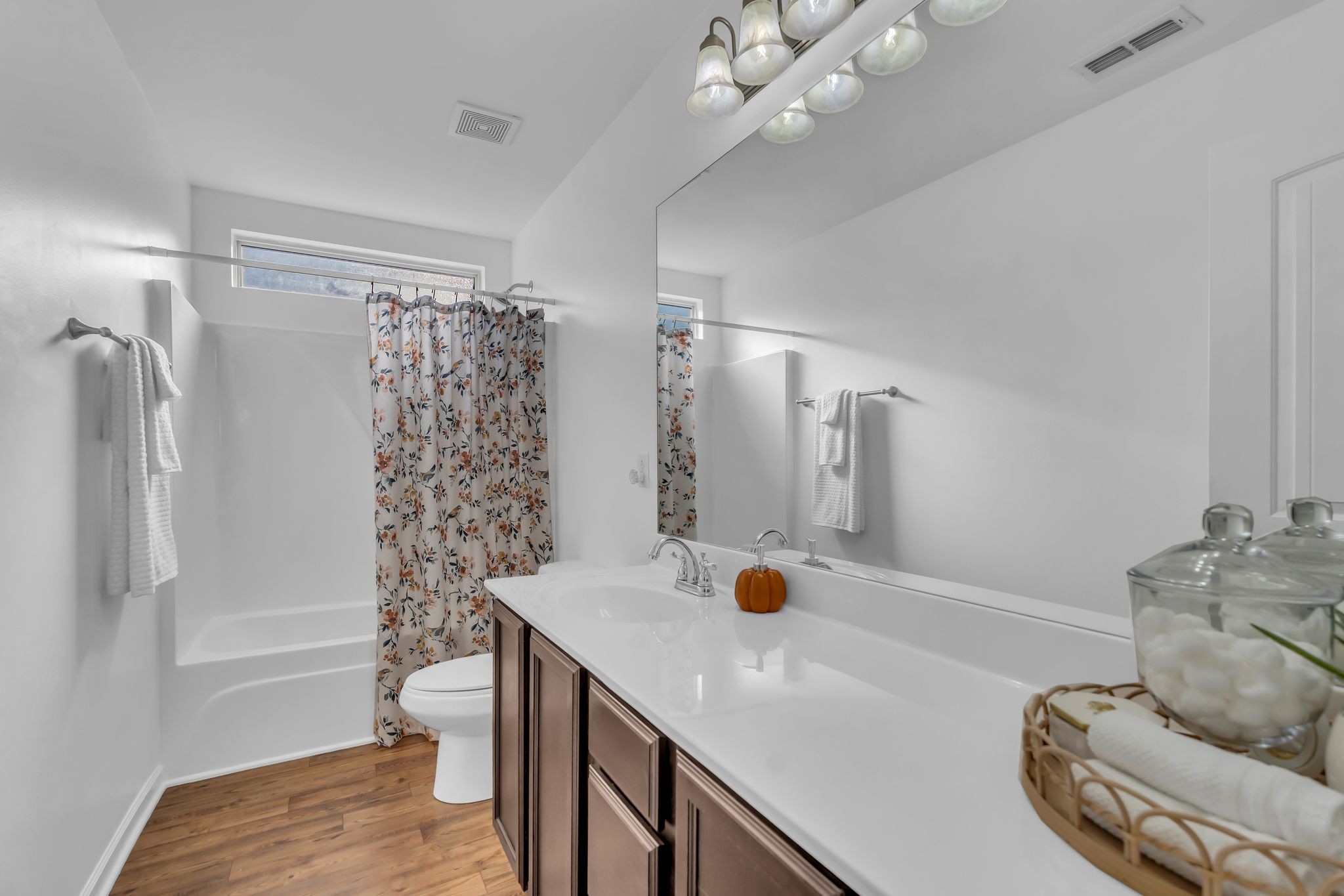 Murfreesboro, Tennessee 37128, United States, 4 Bedrooms Bedrooms, ,4 BathroomsBathrooms,Residential,Coming Soon,231994