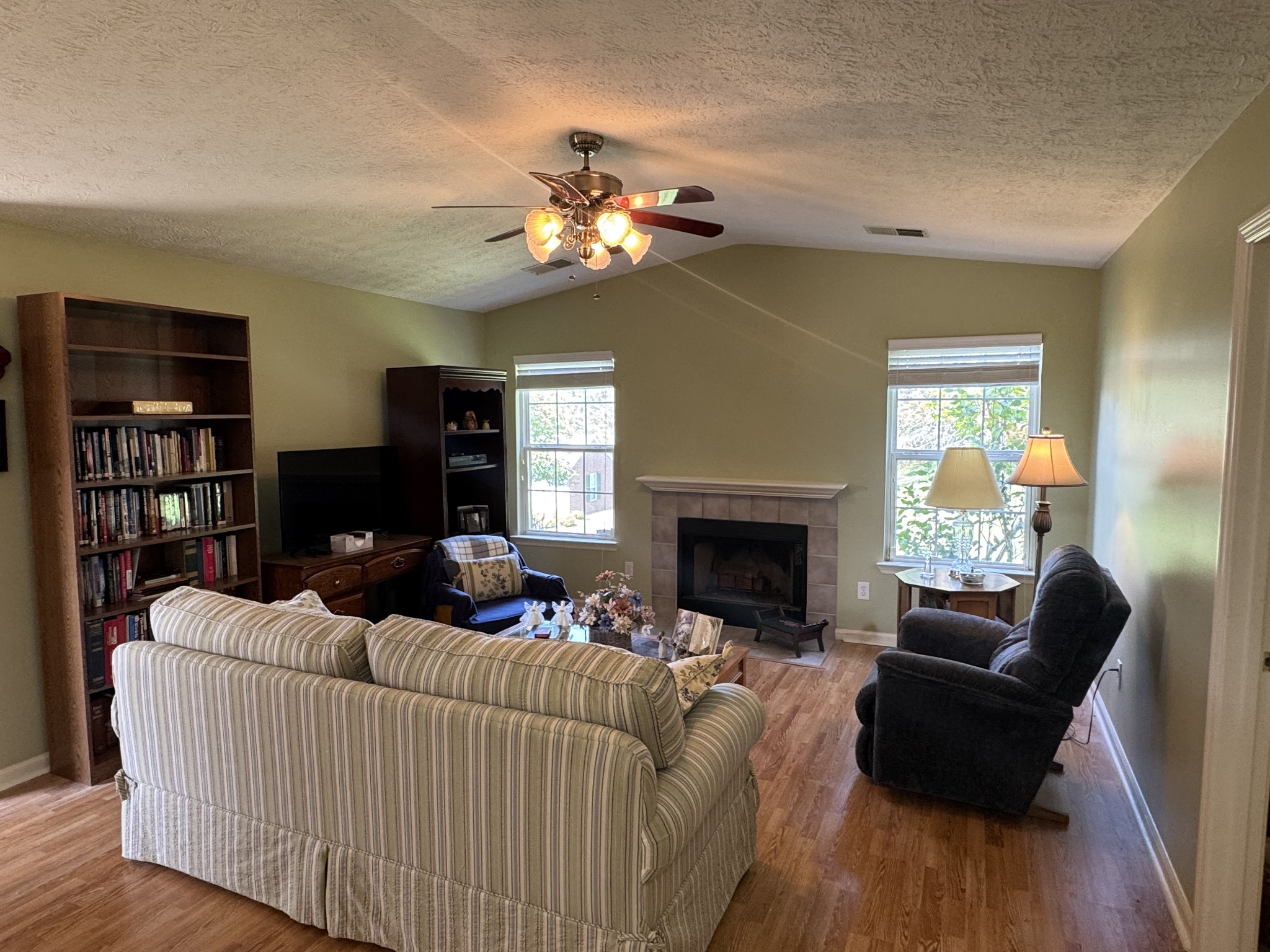 325 Bonita Pkwy