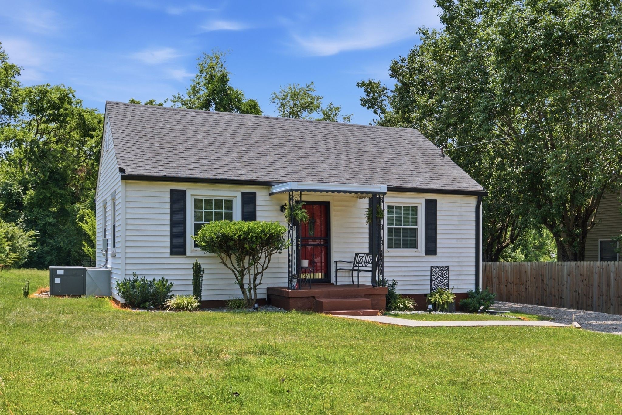 510 Norton Ave, Nashville TN 37207 2-bed home, photo 2 of 21