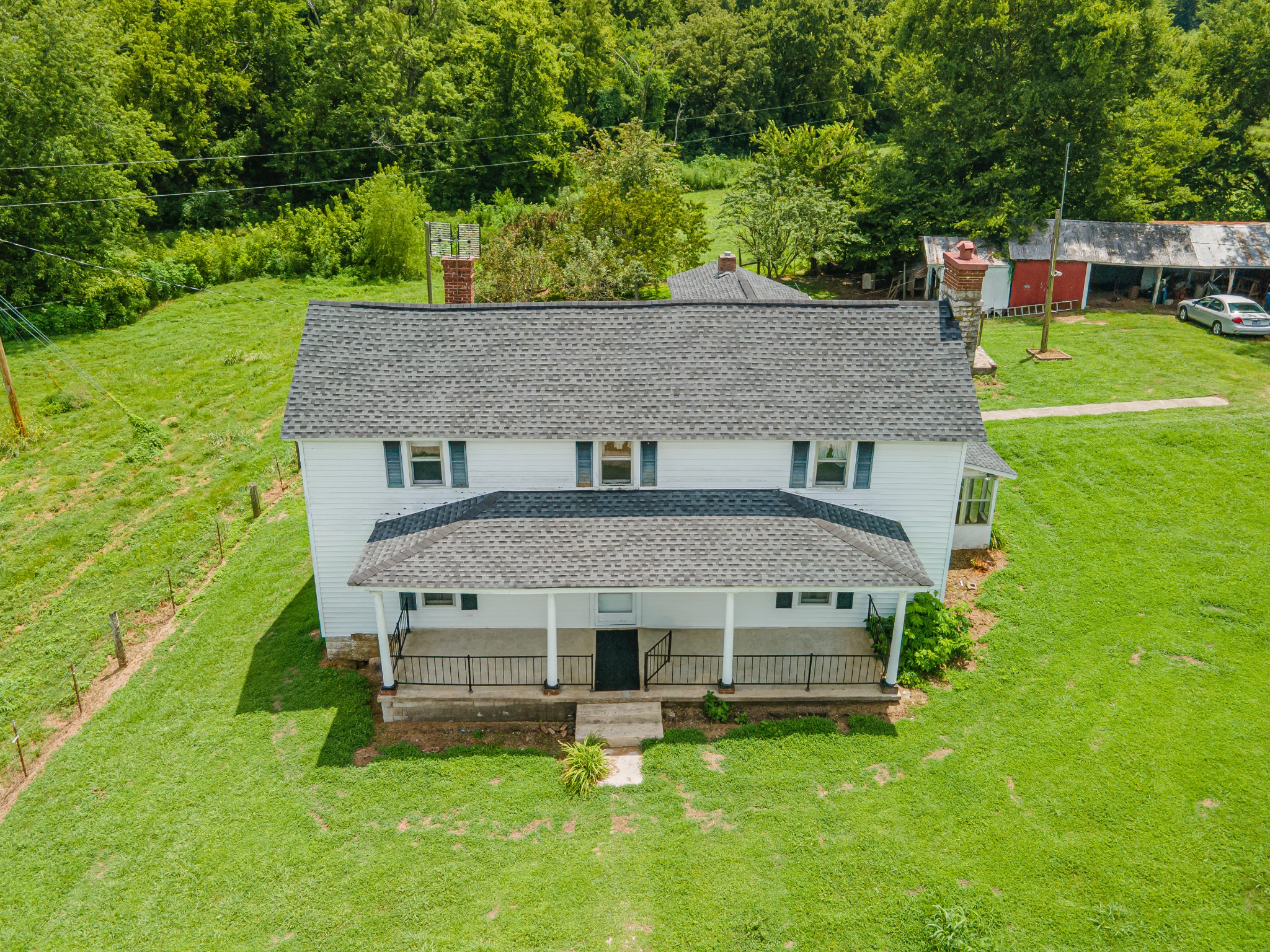 1669 Ewing Ln