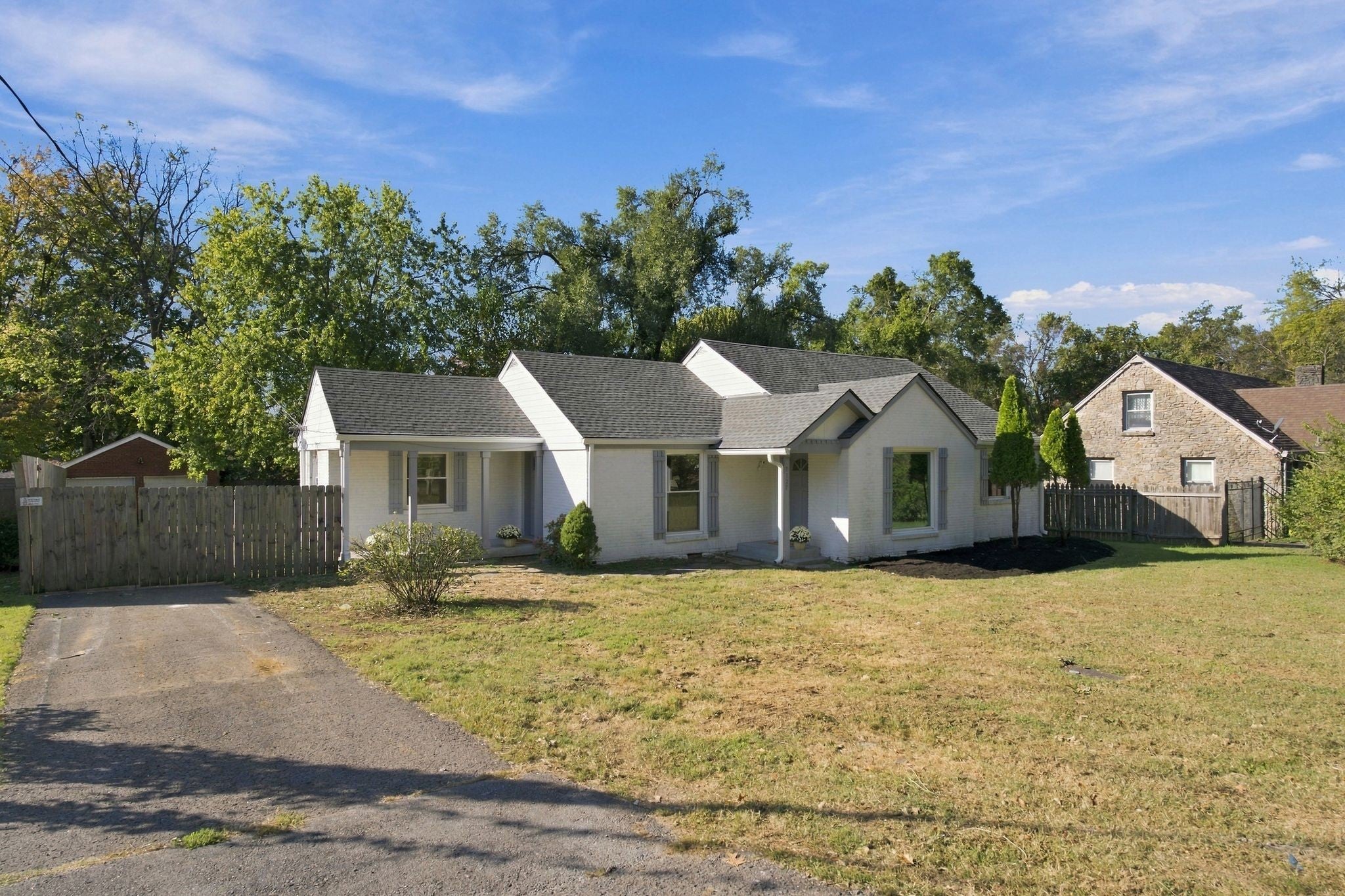 1120 Kenwood Dr