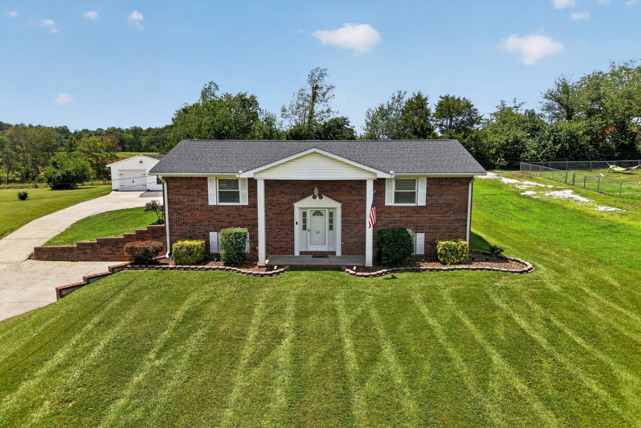 225 Westgate Dr