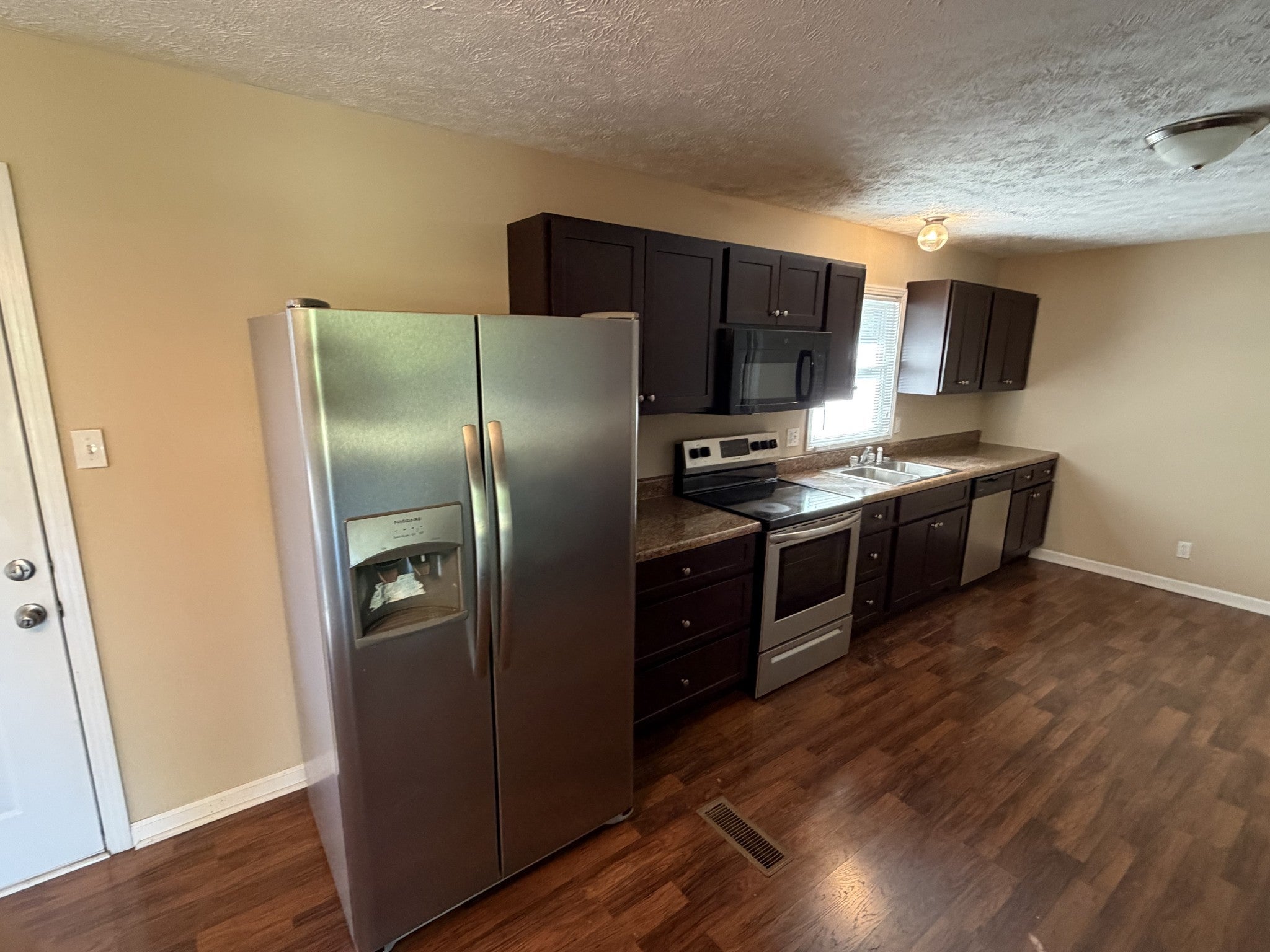2128 Lambert Dr