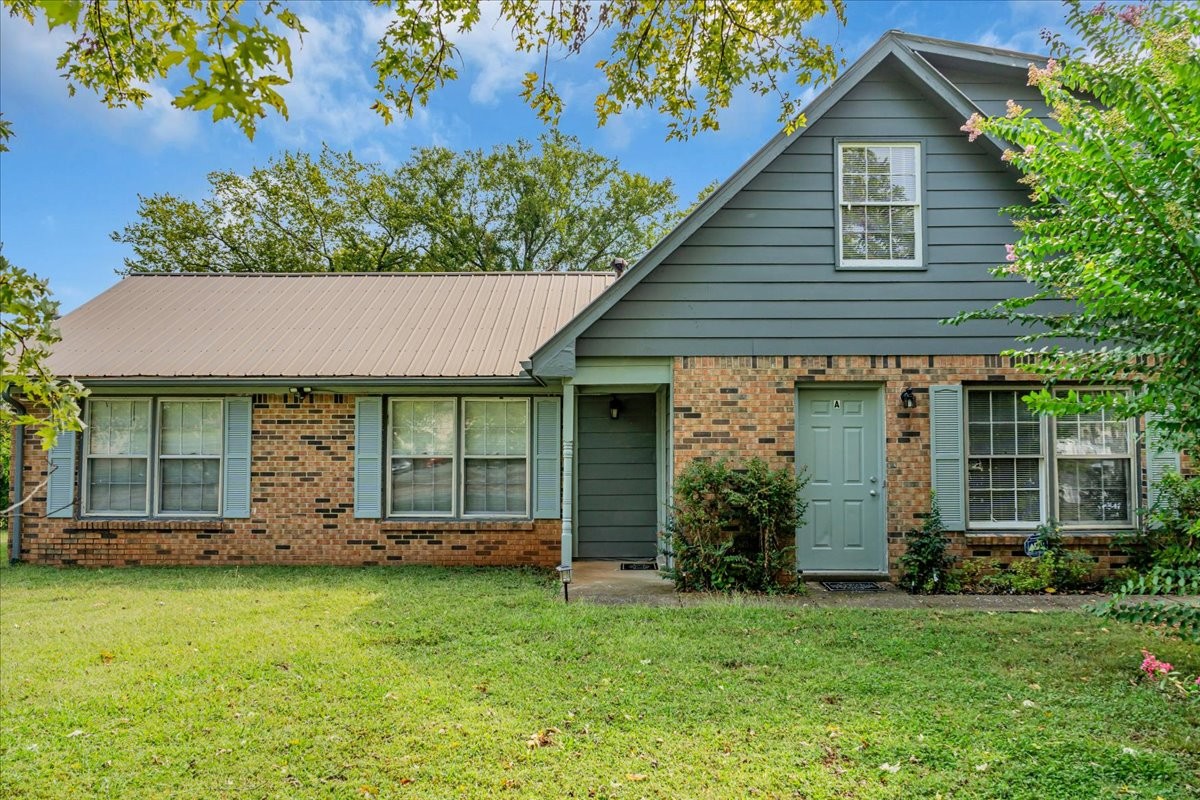 738 E Northfield Blvd