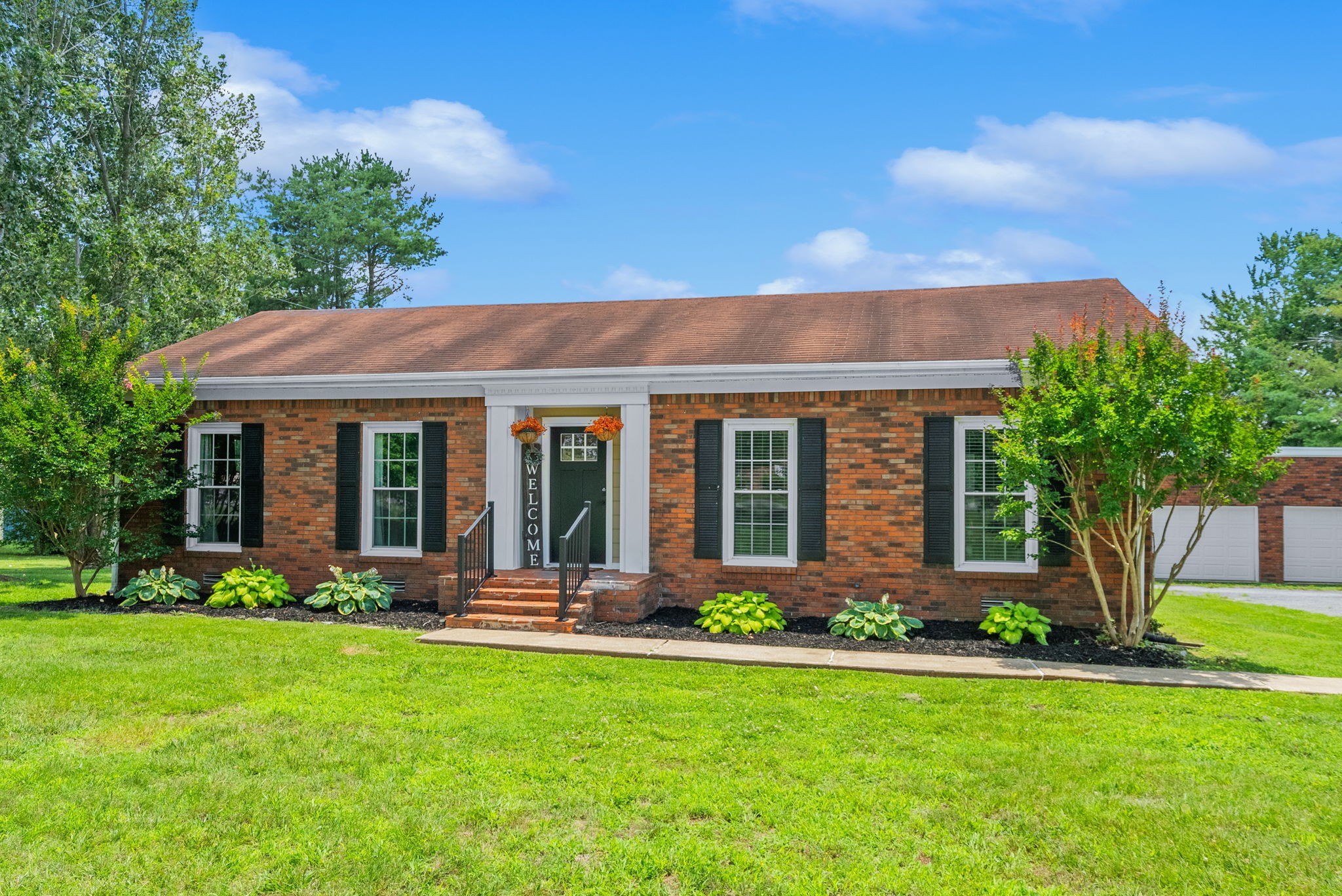 605 N Russell St - Photo 2