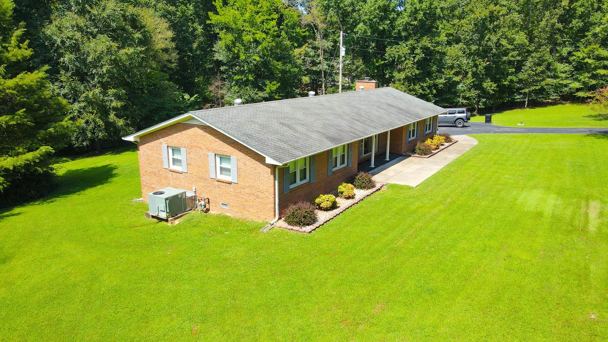 907 Asbury Dr