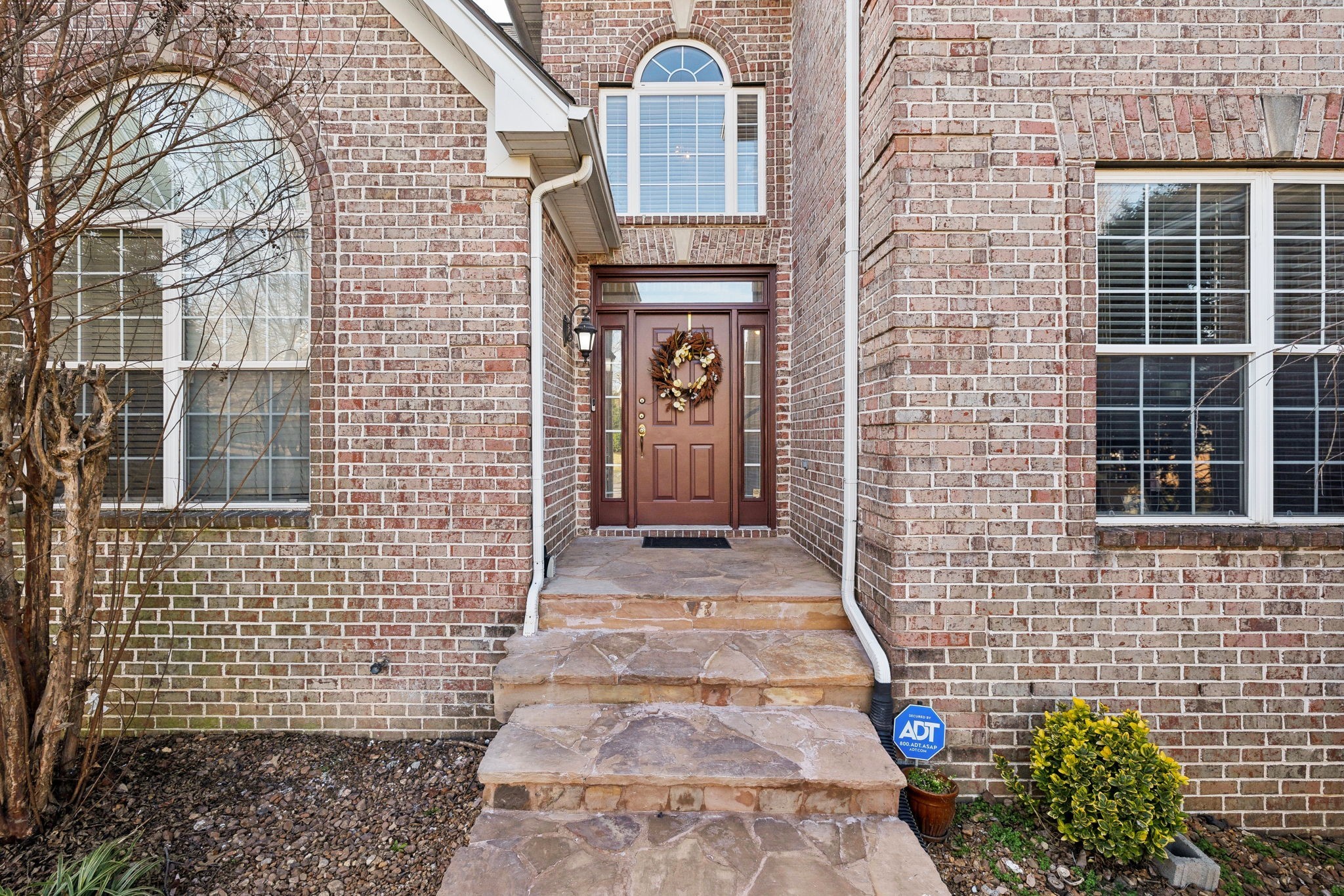 5512 Brookshire Dr