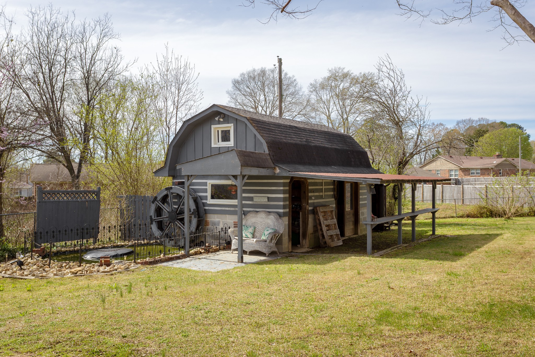 569 Hazelwood Dr