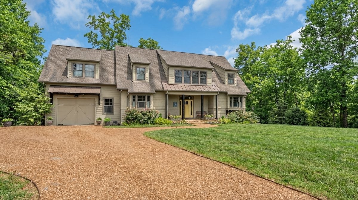8581 Silver View Ln