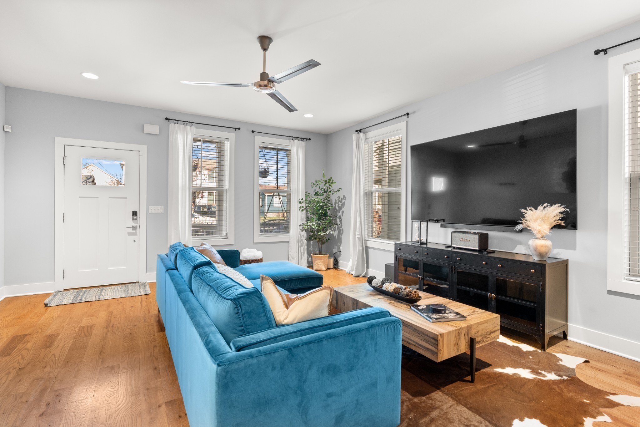 6117 California Ave Unit B