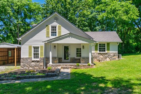 210 Westover Dr Columbia TN 38401