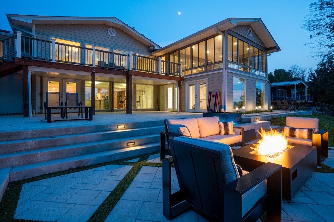 389 Green Harbor Rd