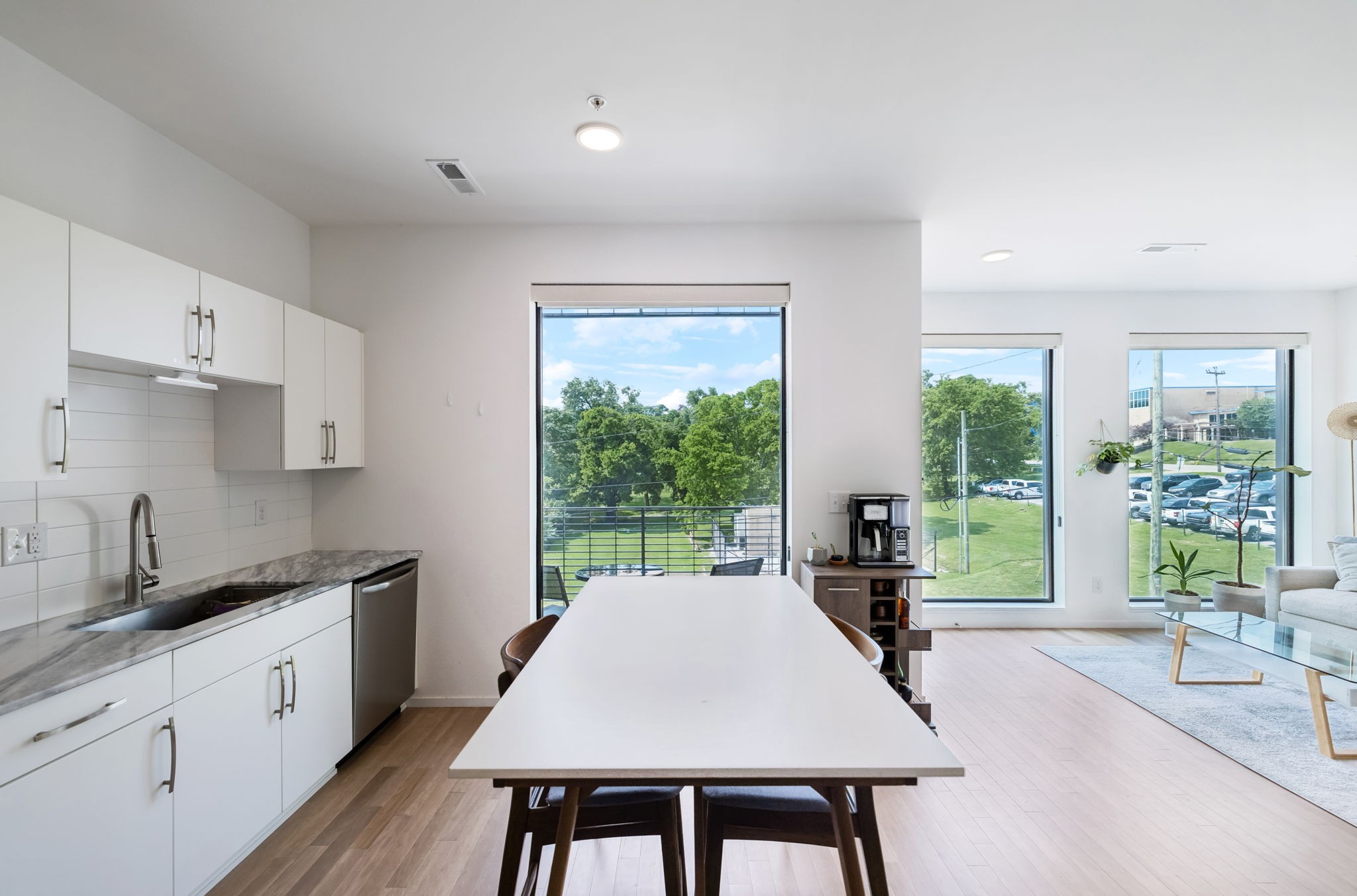 806 Olympic St 303