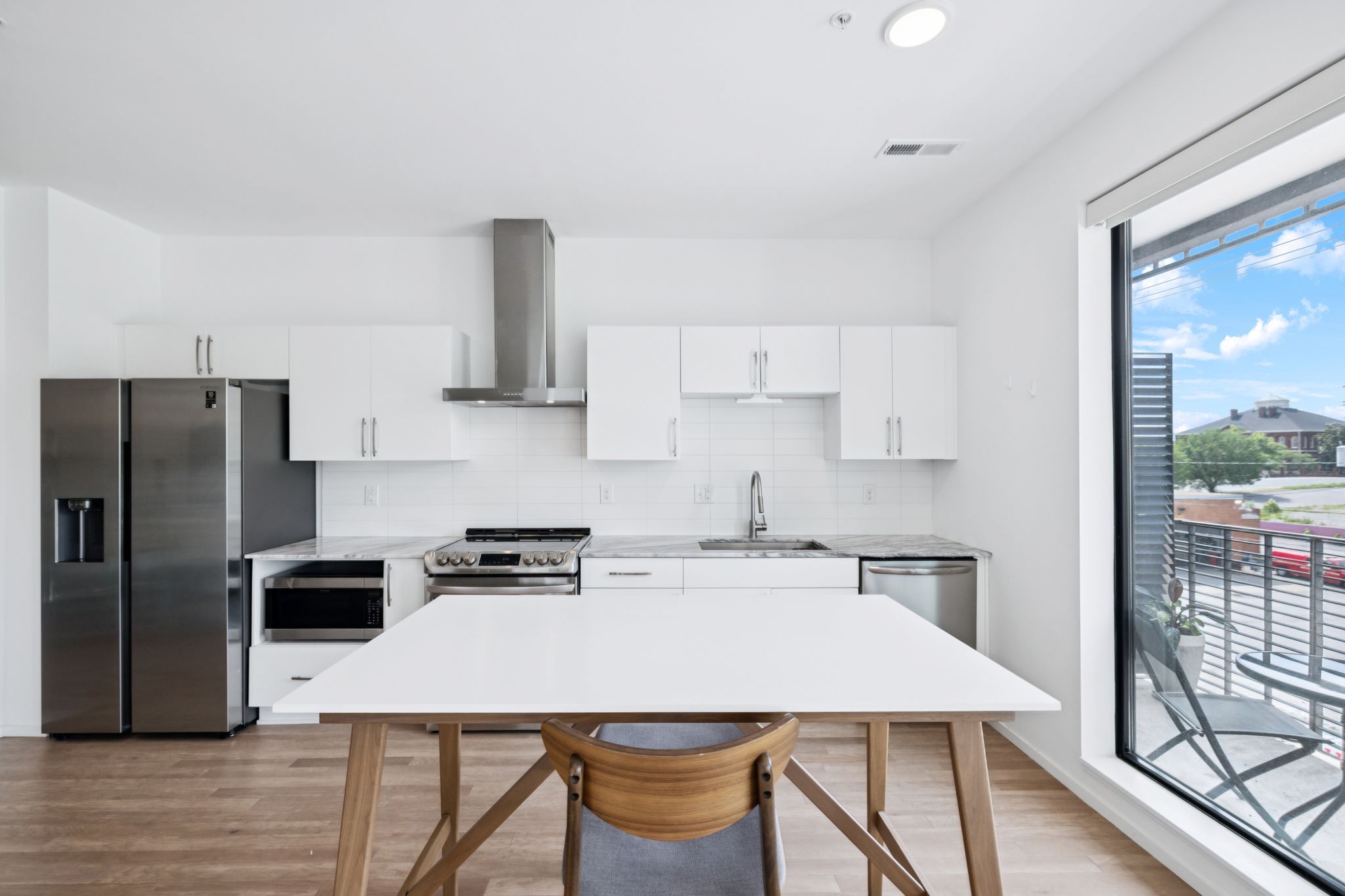 806 Olympic St 303