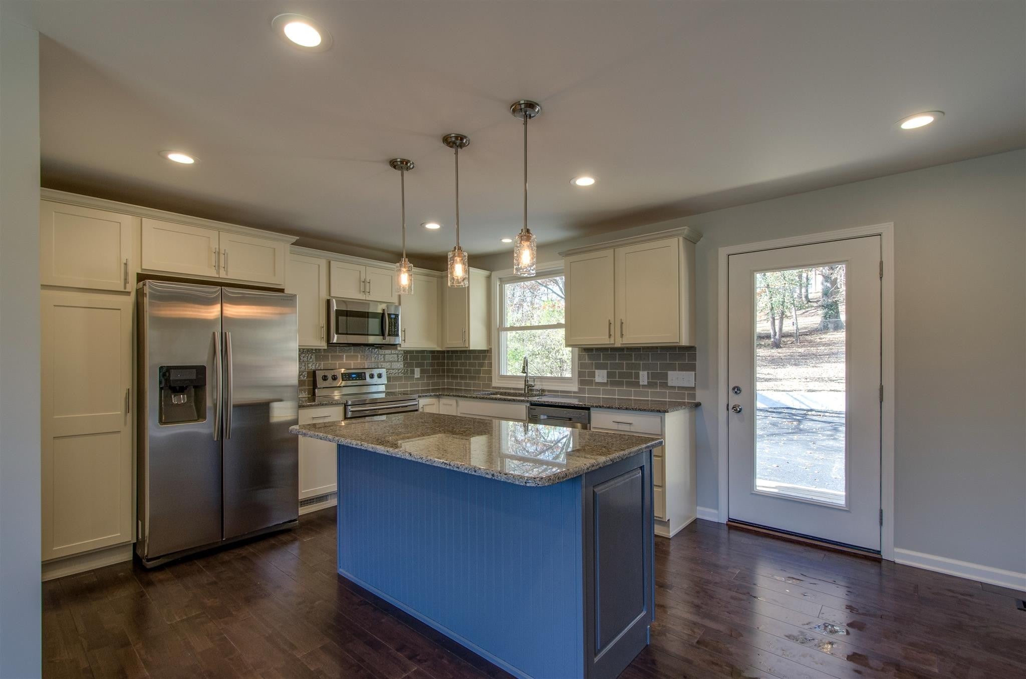 4811 Milner Dr