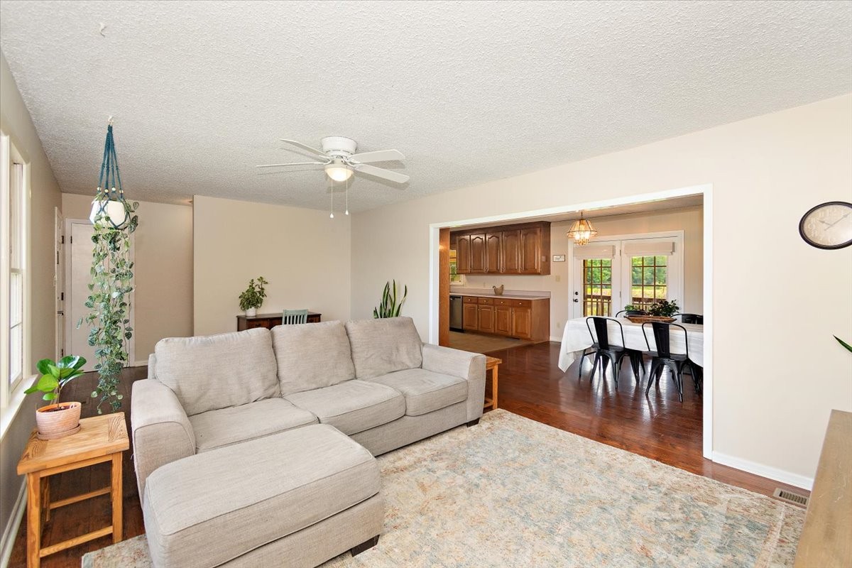 47 Johnson Rd