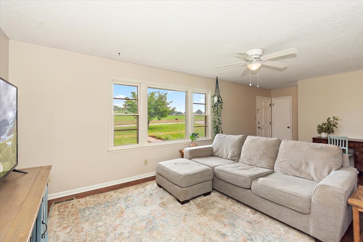47 Johnson Rd