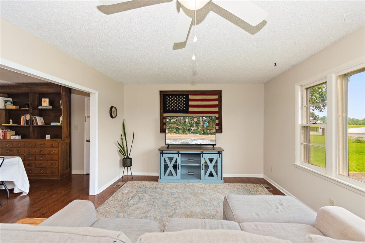 47 Johnson Rd